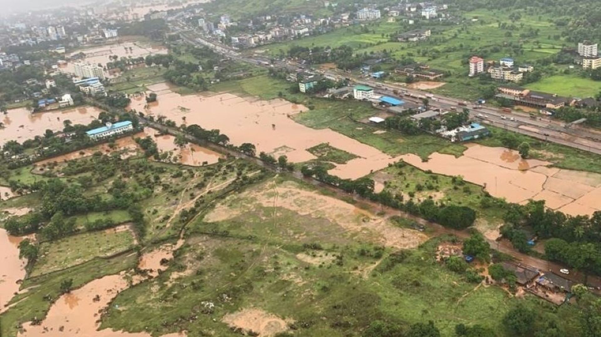 Les fortes pluies de mousson ont provoqué de graves inondations dans le district de Raigad, dans l’Etat de Maharashtra (Inde)