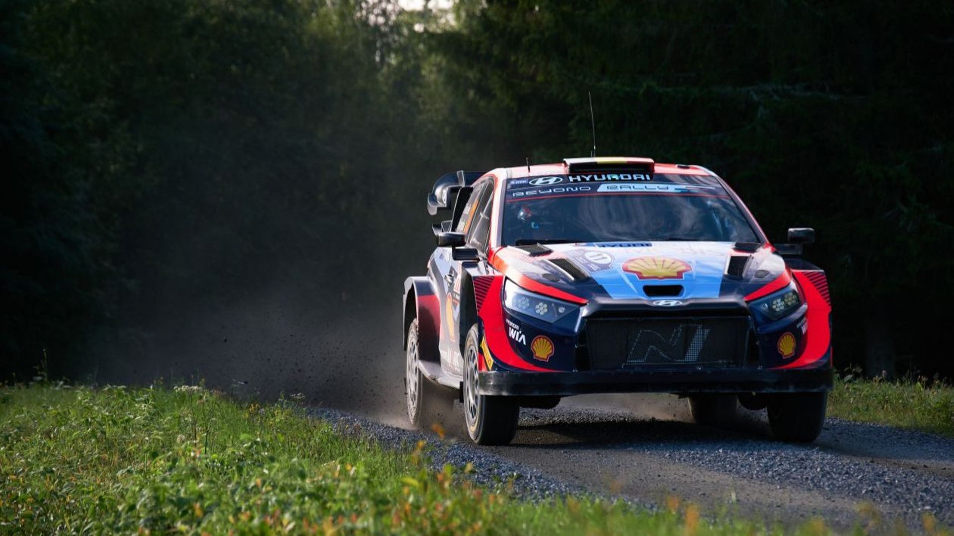 Elfyn Evans Dominates to Secure 1st Place as Thierry Neuville Struggles to Keep Pace