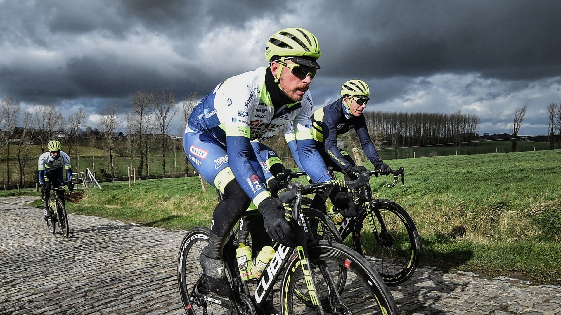 L'équipe cycliste procontinentale Circus - Wanty Gobert roulera dans le World Tour dès la saison 2021. Grâce au rachat de la licence de la formation CCC, l'équipe wallonne va faire son entrée dans la division 1 du cyclisme.   
