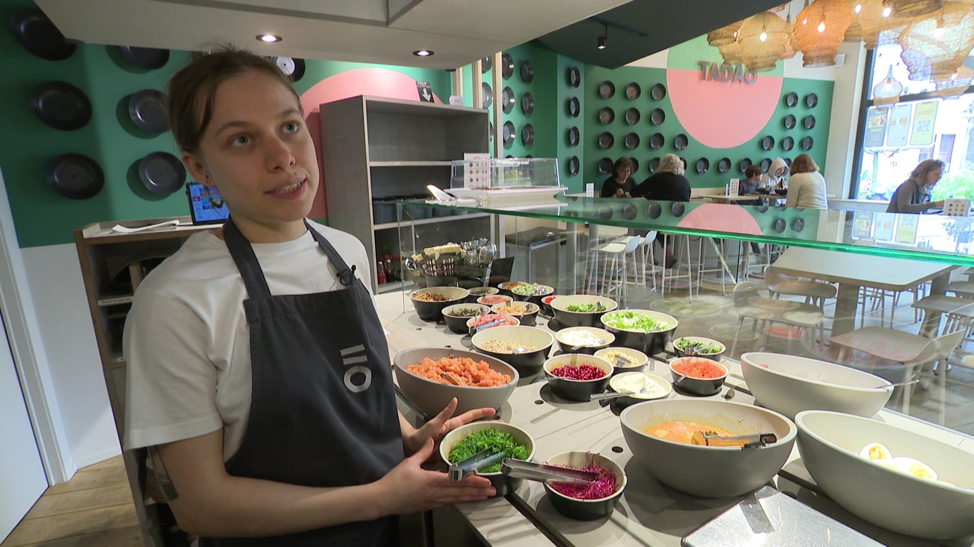 Adèle Grémaud, serveuse du Tadao Poke Bar.