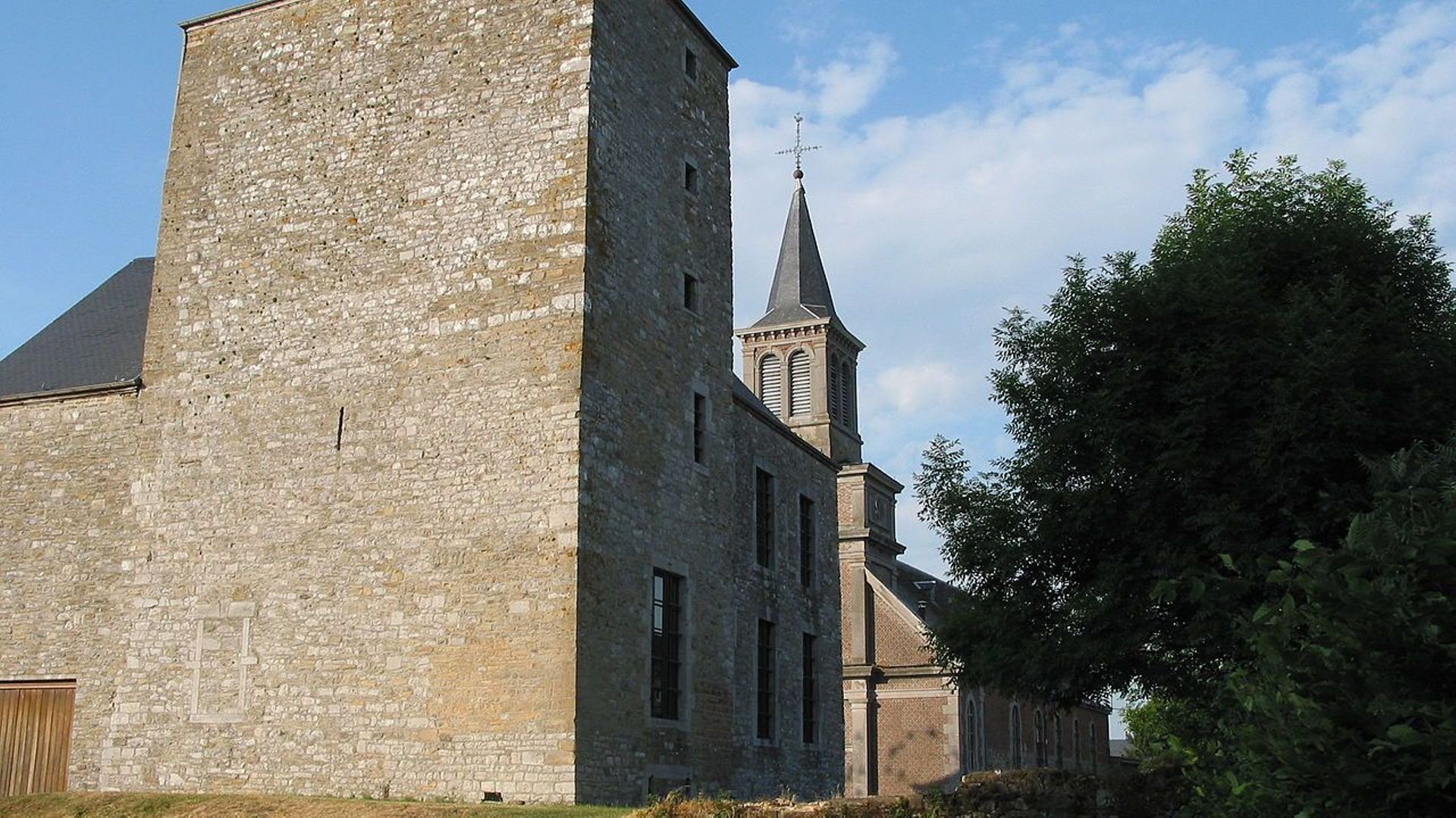 La tour de justice et l’église