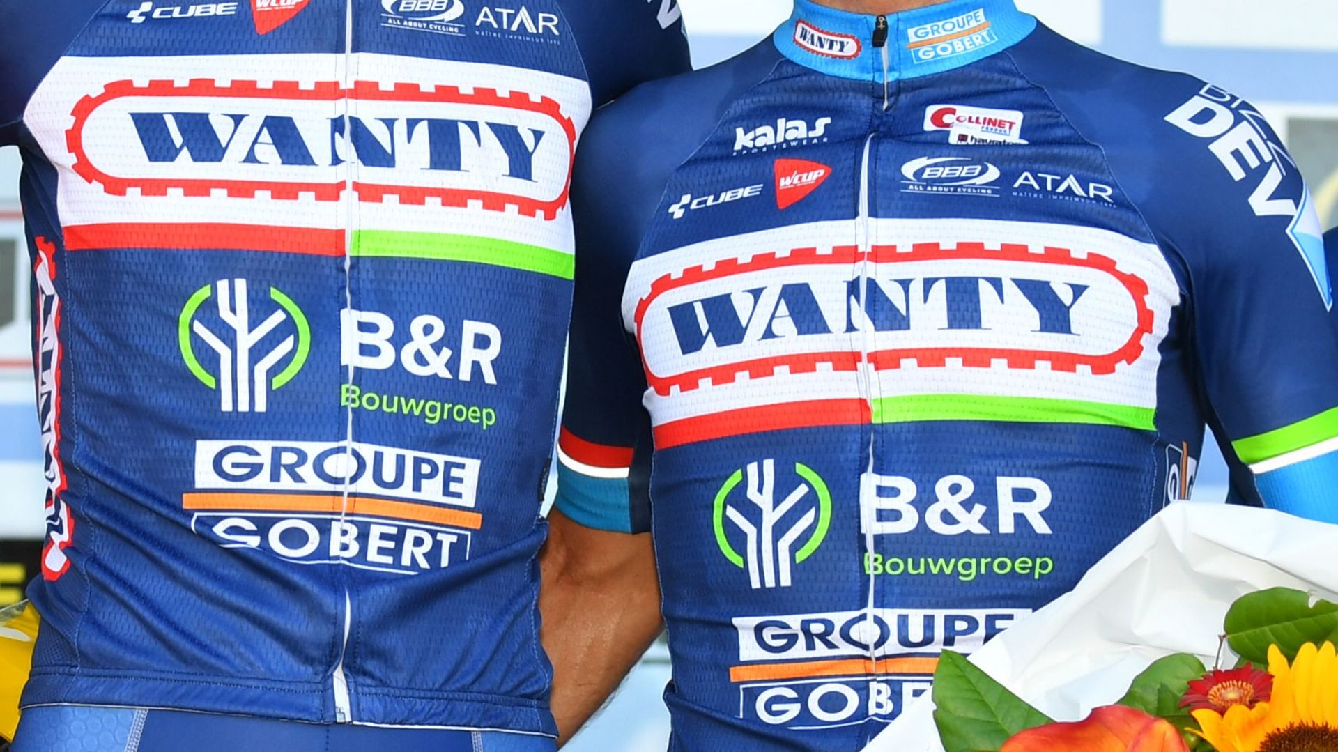 Wanty-Groupe Gobert et Topsport-Vlaanderen au départ d'A Travers la Flandre