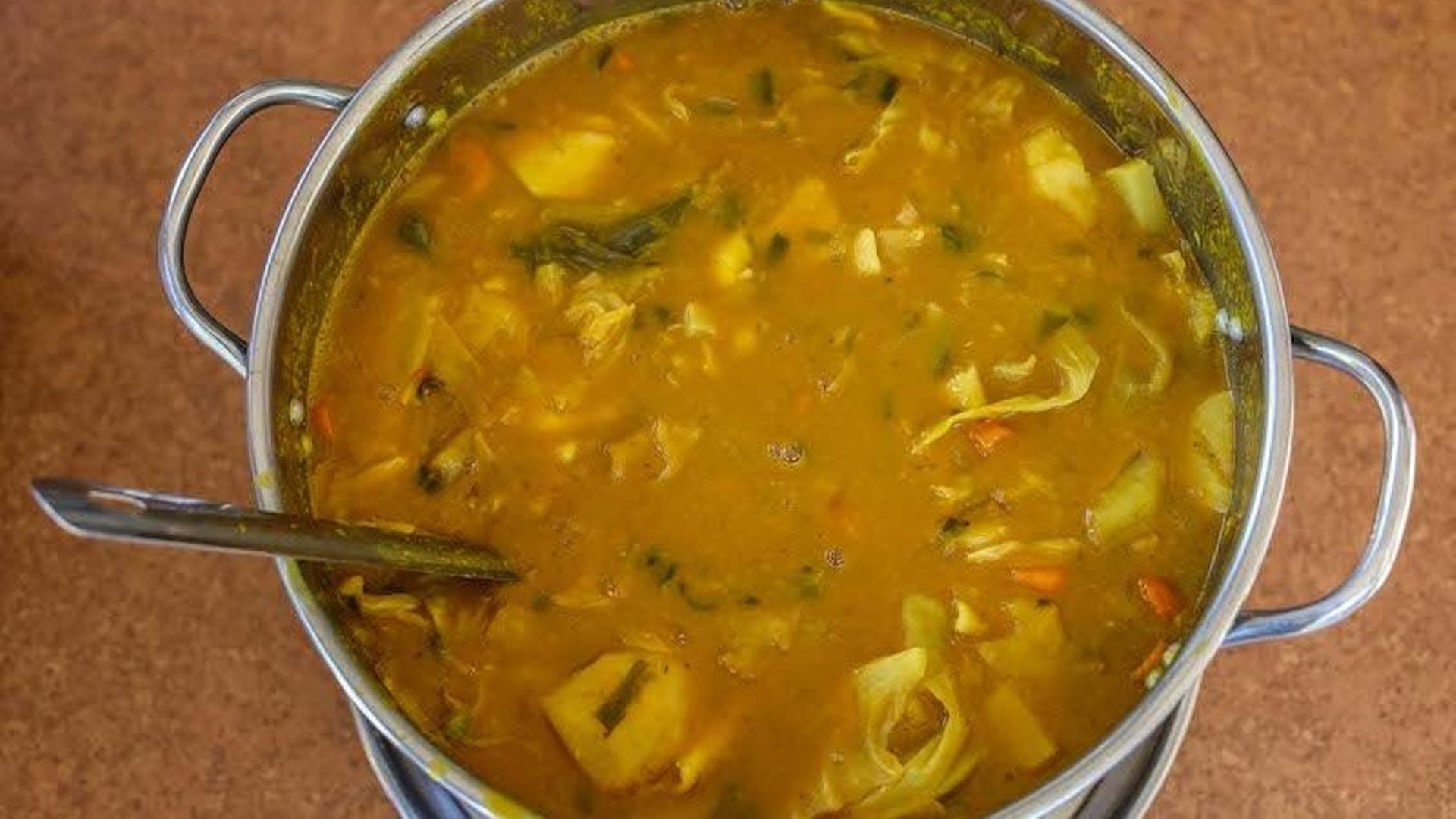 La "soup joumou" haïtienne, plat historique au goût de liberté.