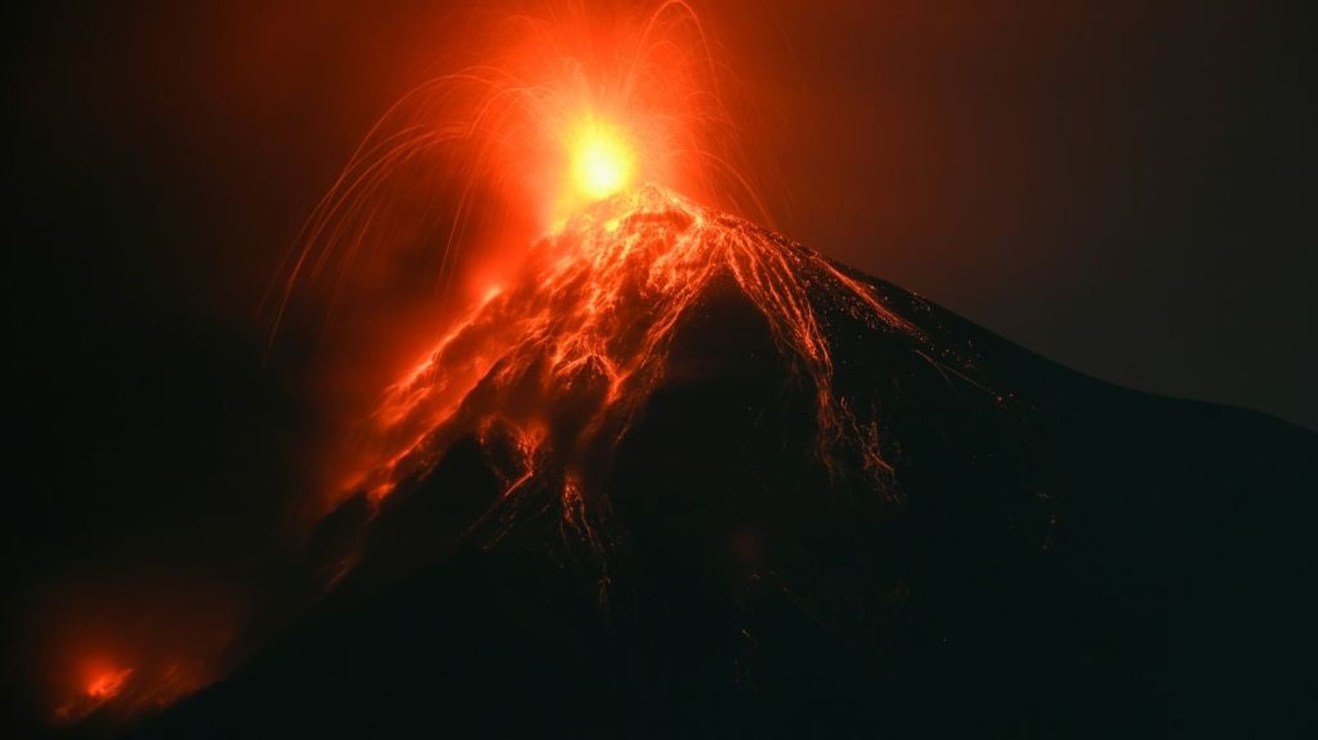 Eruption du Volcan de Fuego, au Guatemala, le 11 décembre 2022