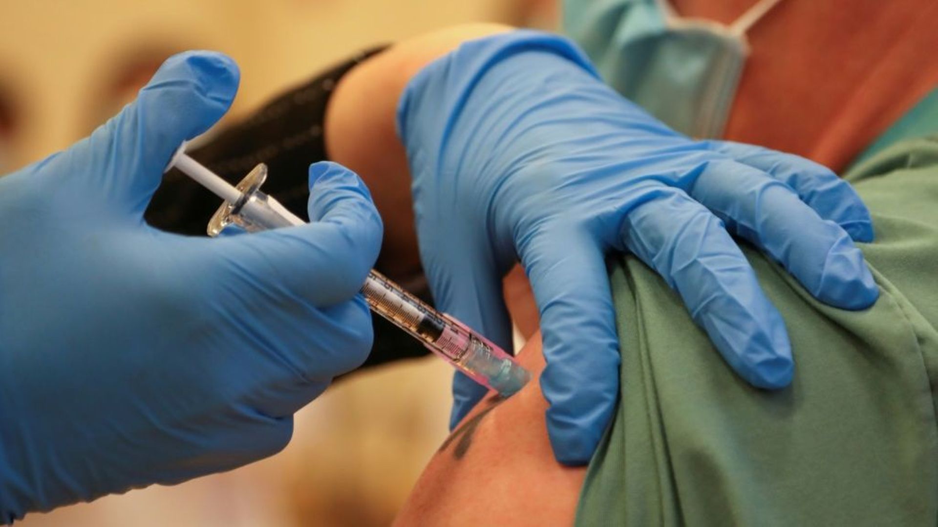 Le Canada a approuvé le vaccin anti-Covid de la société biopharmaceutique canadienne Medicago et du laboratoire britannique GlaxoSmithKline, faisant de celui-ci le premier conçu au pays