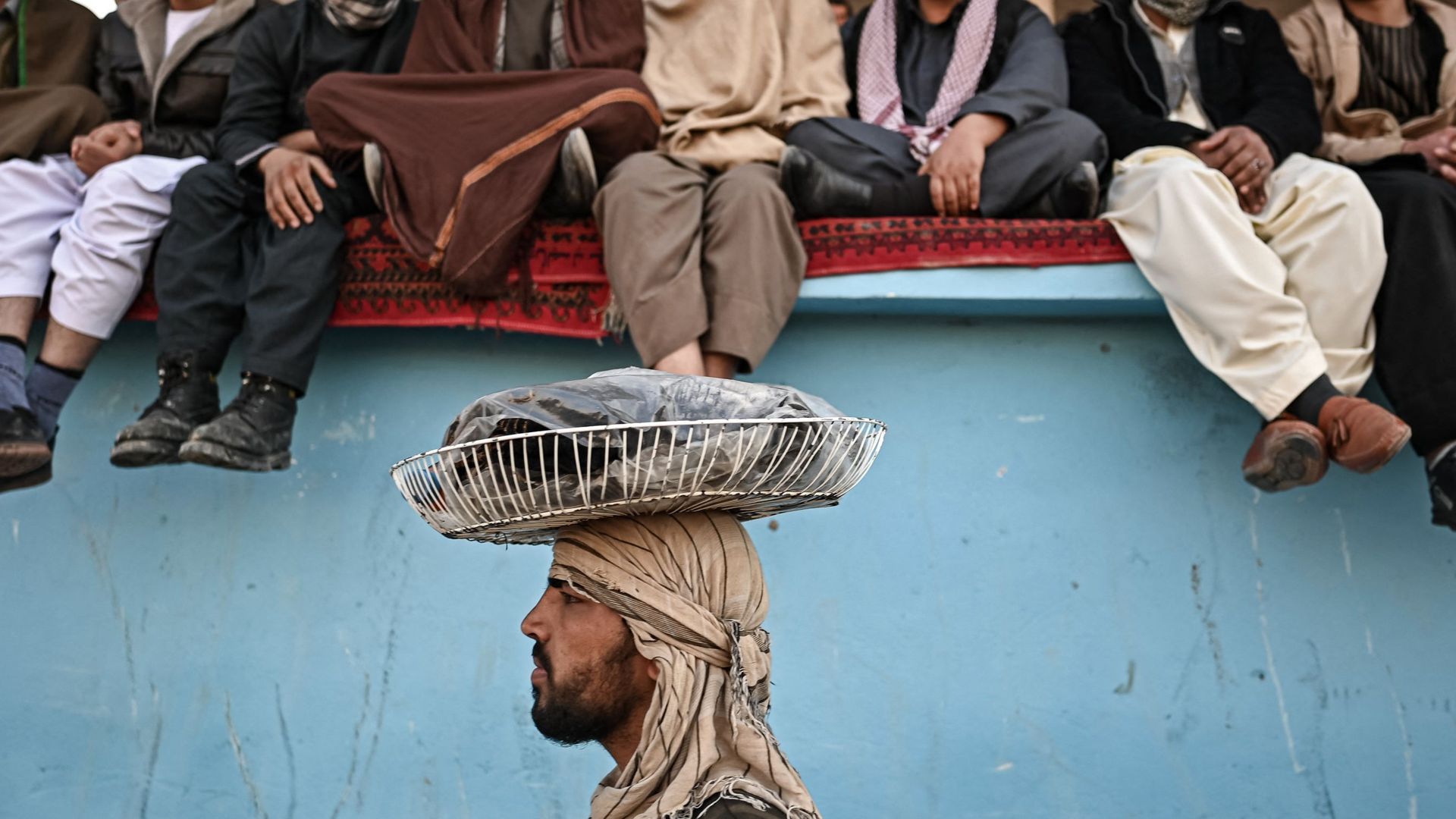 Afghanistan: les talibans dissolvent la commission électorale