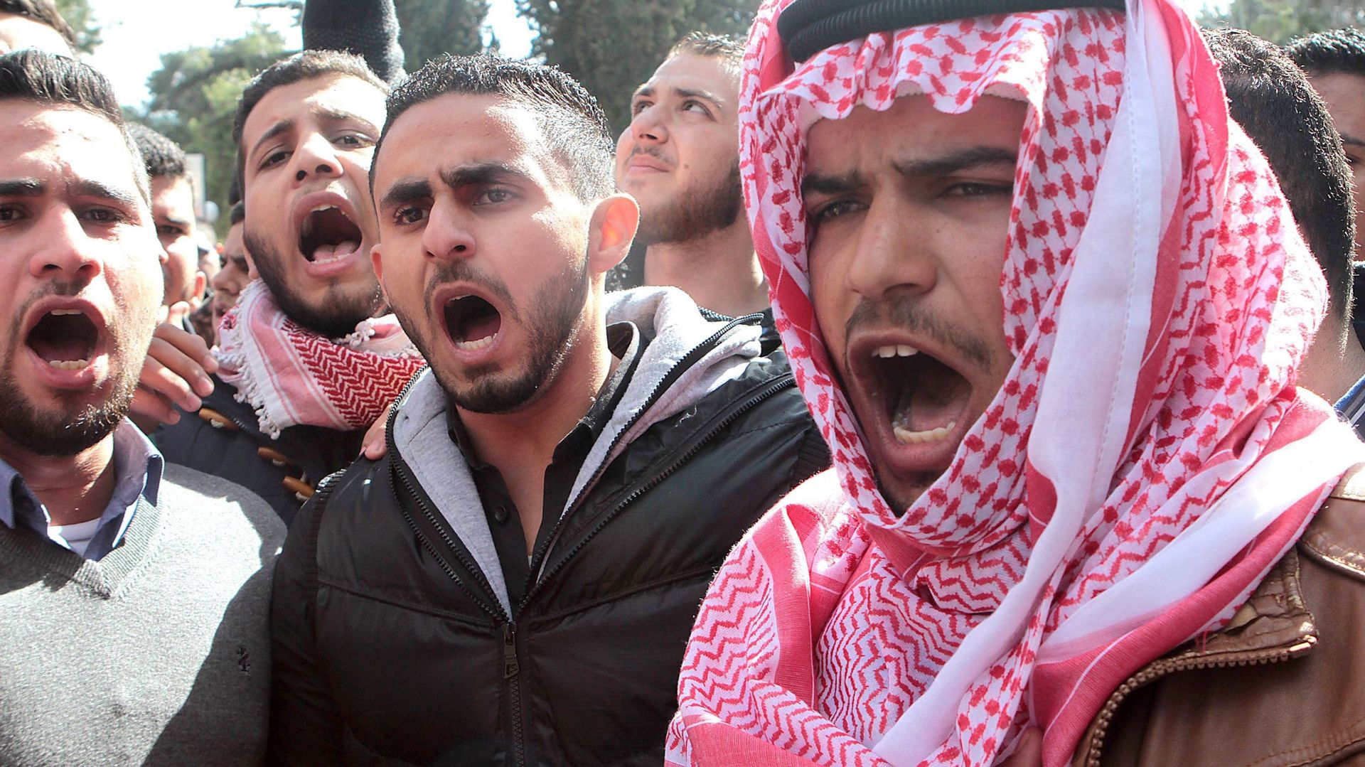 Manifestation dans la ville natale du pilote jordanien après son exécution par l'EI