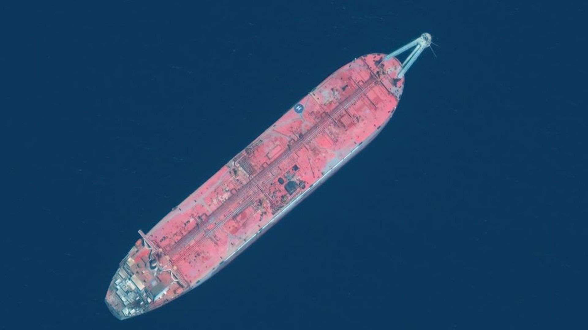 Image satellite de la société Maxar :le pétrolier FSO Safer amarré au port de Ras Issa, au Yémen, le 17 juin 2020.