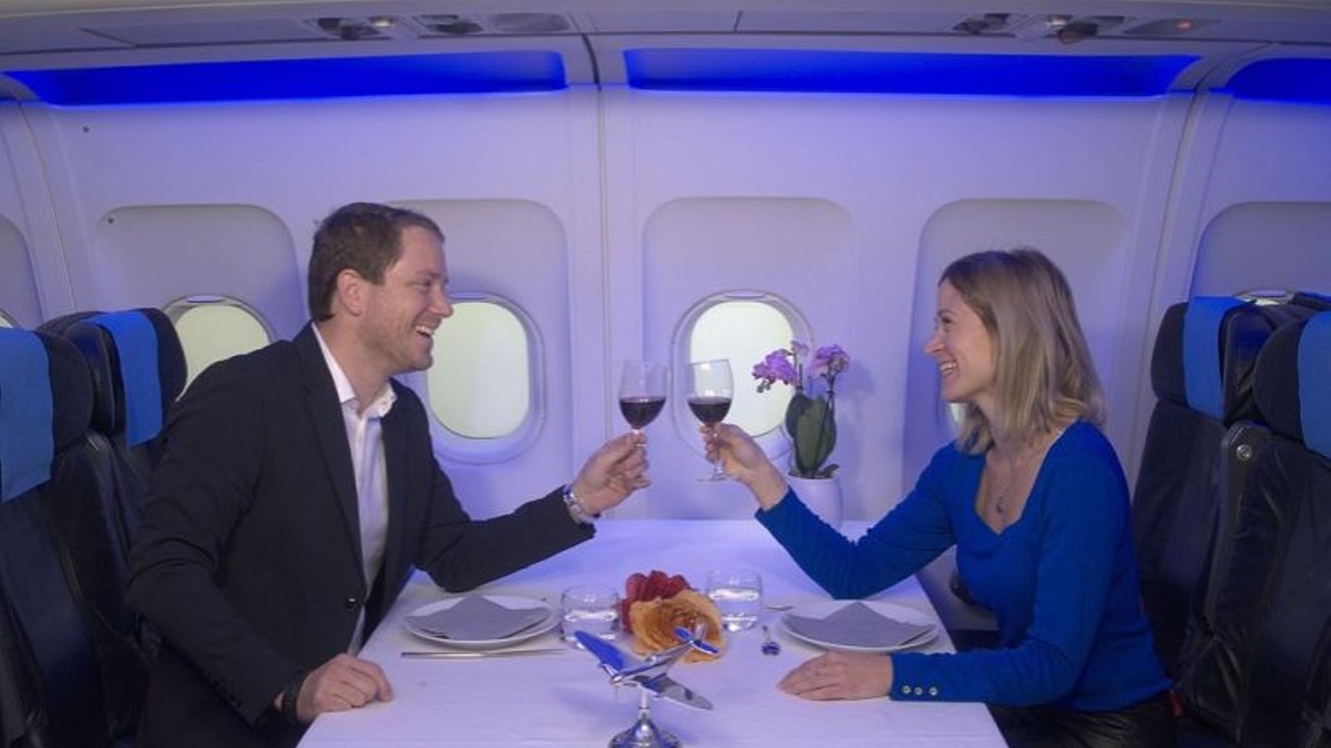 Diner à bord d’un Airbus A319 pour la Saint-Valentin par Fly Lounge