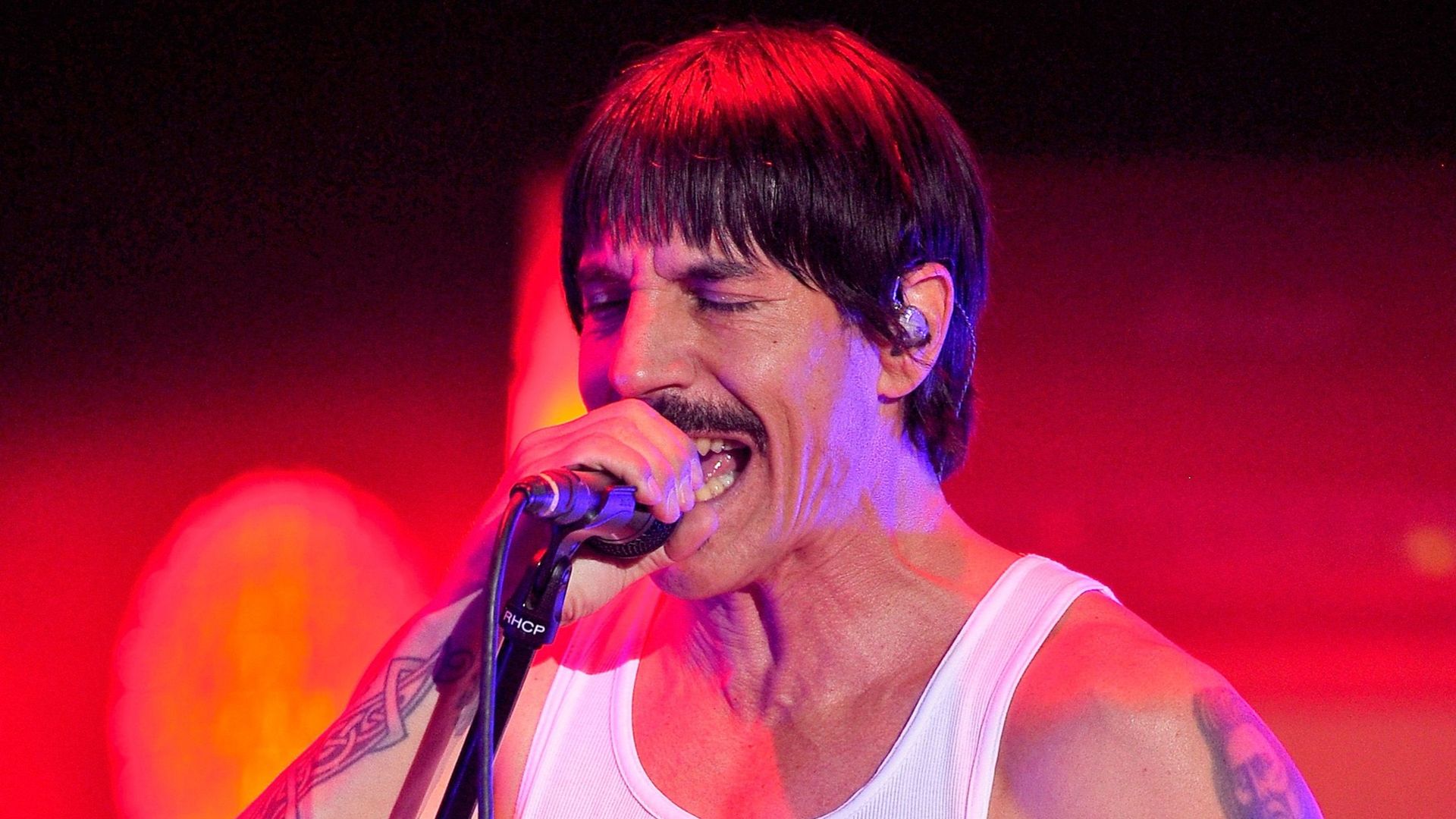 Le leader de Red Hot Chili Peppers emmené d'urgence à l'hôpital