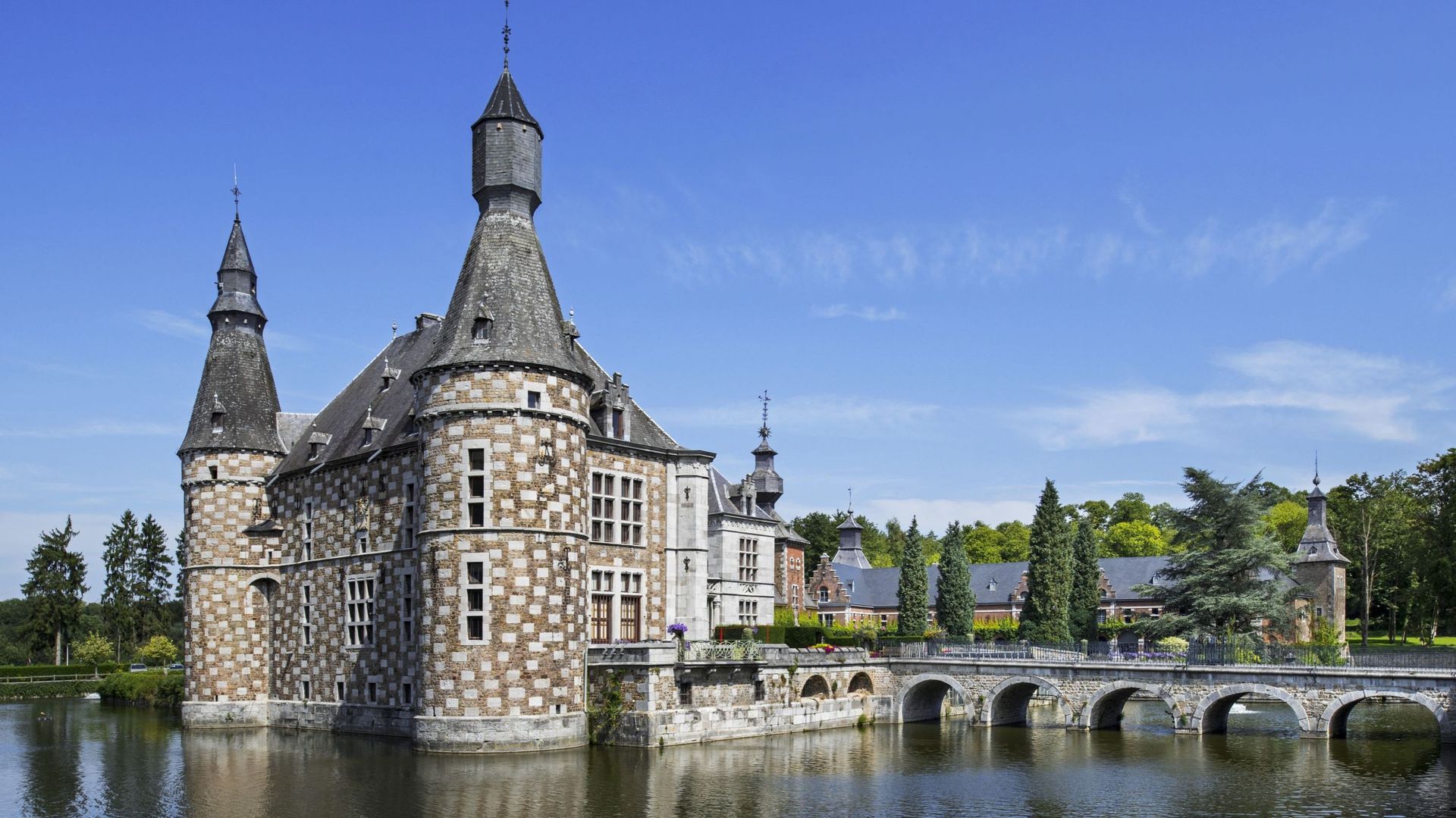 Le château de Jehay, en province de Liège, un des édifices proposé dans les carnets de balades. 
