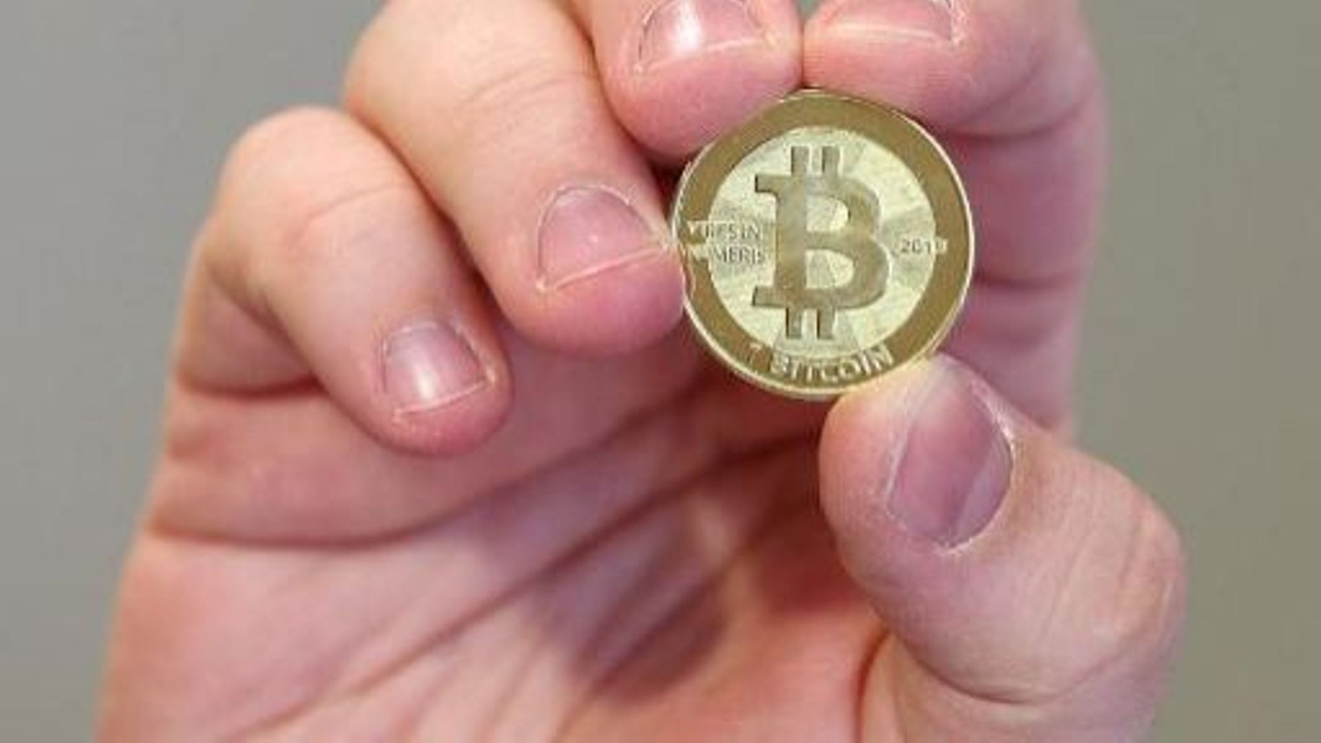 Le bitcoin, la monnaie du net, vaut aujourd'hui 1000 dollars l'unité