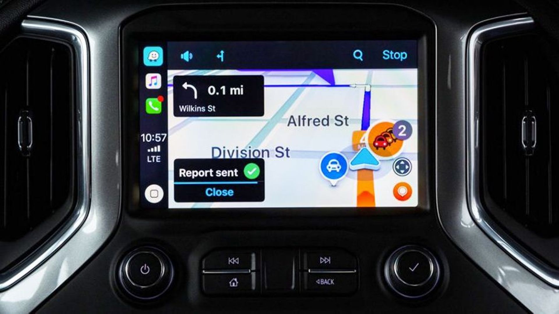 Après Google Maps, c’est au tour de Waze d’arriver sur Apple CarPlay