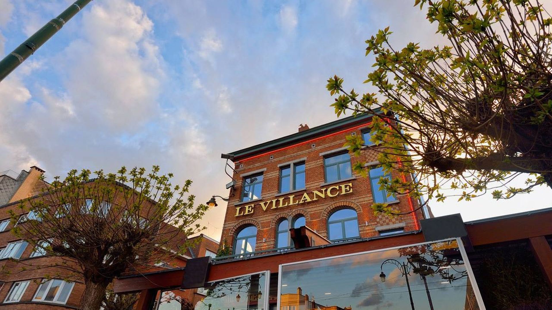 Villance BXXL a testé la brasserie Le Villance a Auderghem - RTBF Actus