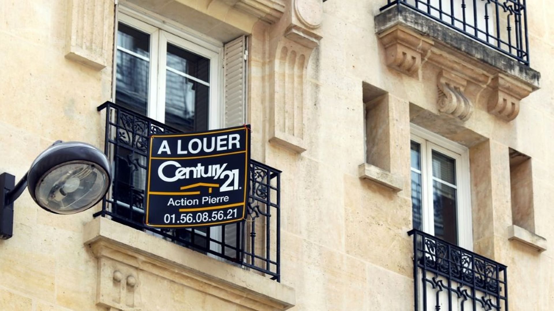 Pour les meublés à Paris, un dispositif d'encadrement des loyers prévoit un loyer de référence et un loyer majoré en fonction de différentes prestations (cave, vue, terrasse...) 