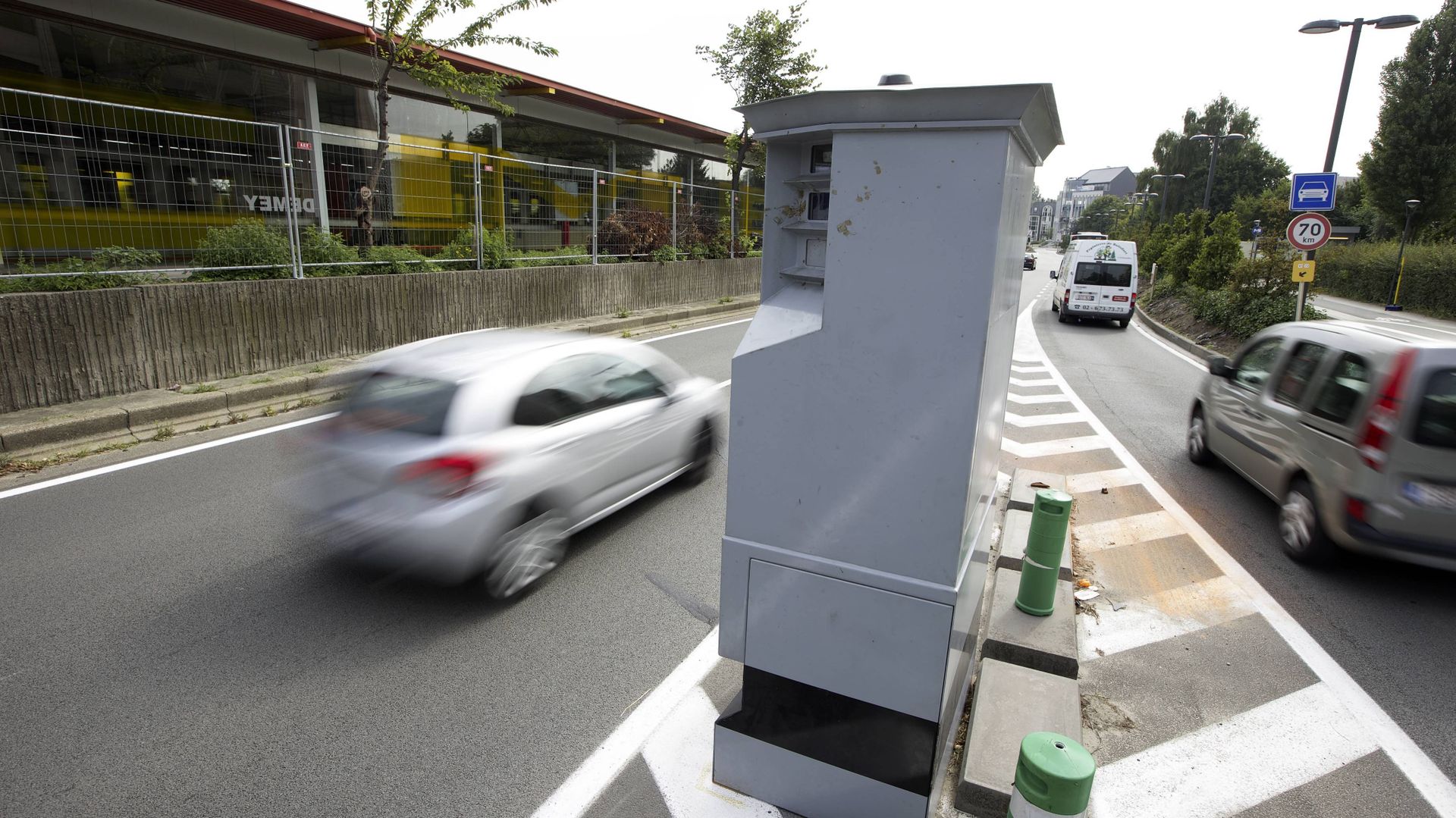 mini coyote detecteur de radar sur route