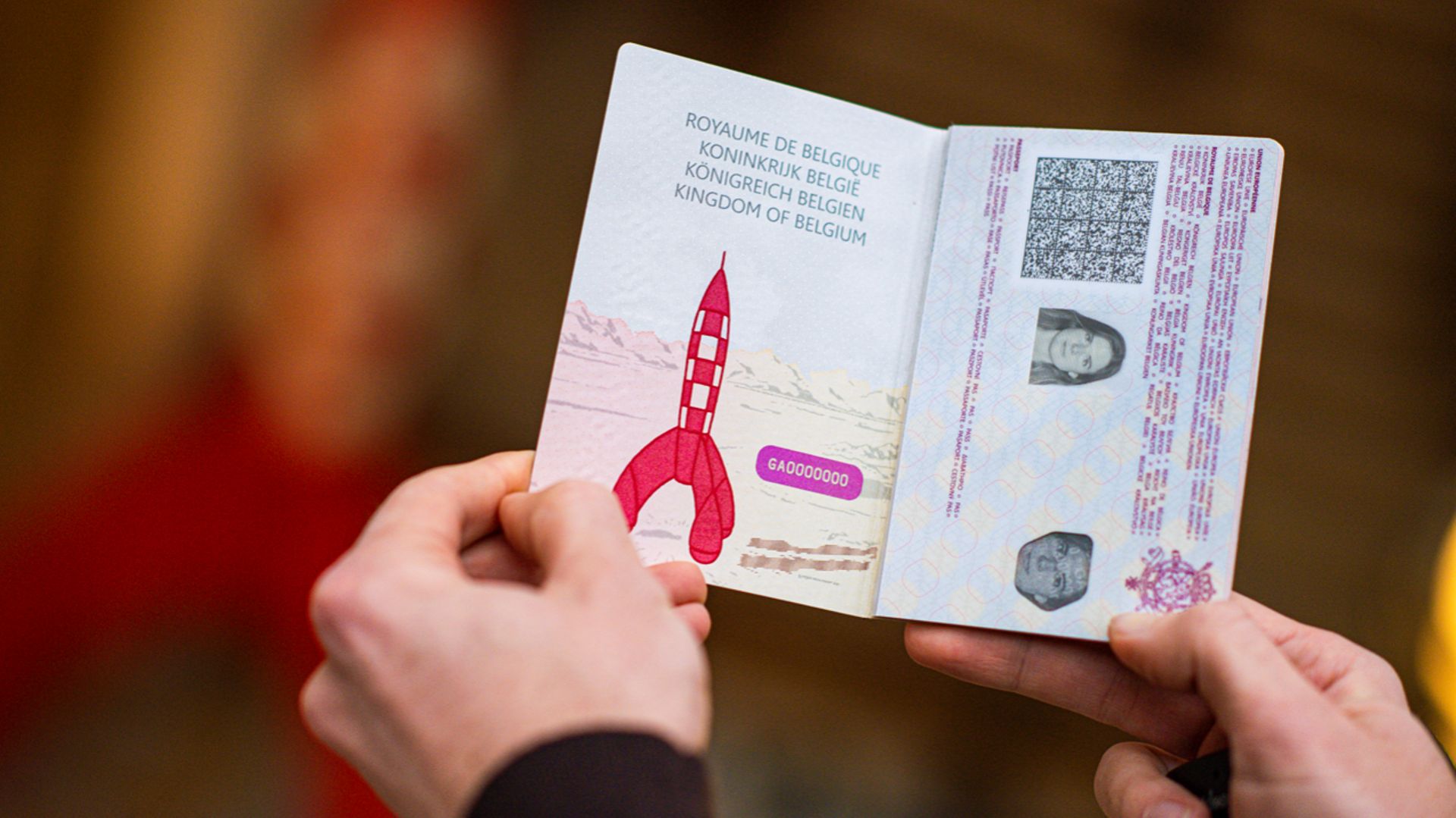 Le nouveau passeport belge, disponible à partir du 7 février 2022, s’inspire de l’univers de la bande dessinée belge et comporte deux fois plus d’éléments de sécurité.