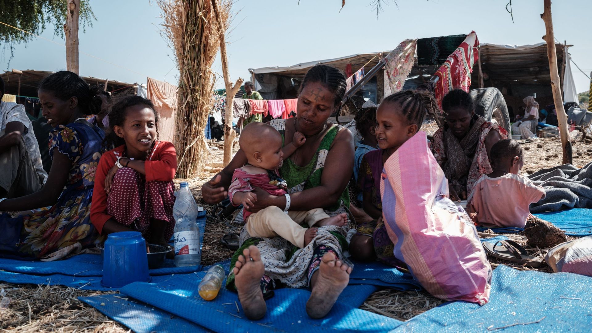 Les Tigréens fuient vers le Soudan, dans des camps de réfugiés. La plupart ne savent pas où se trouvent les membres de leur famille.