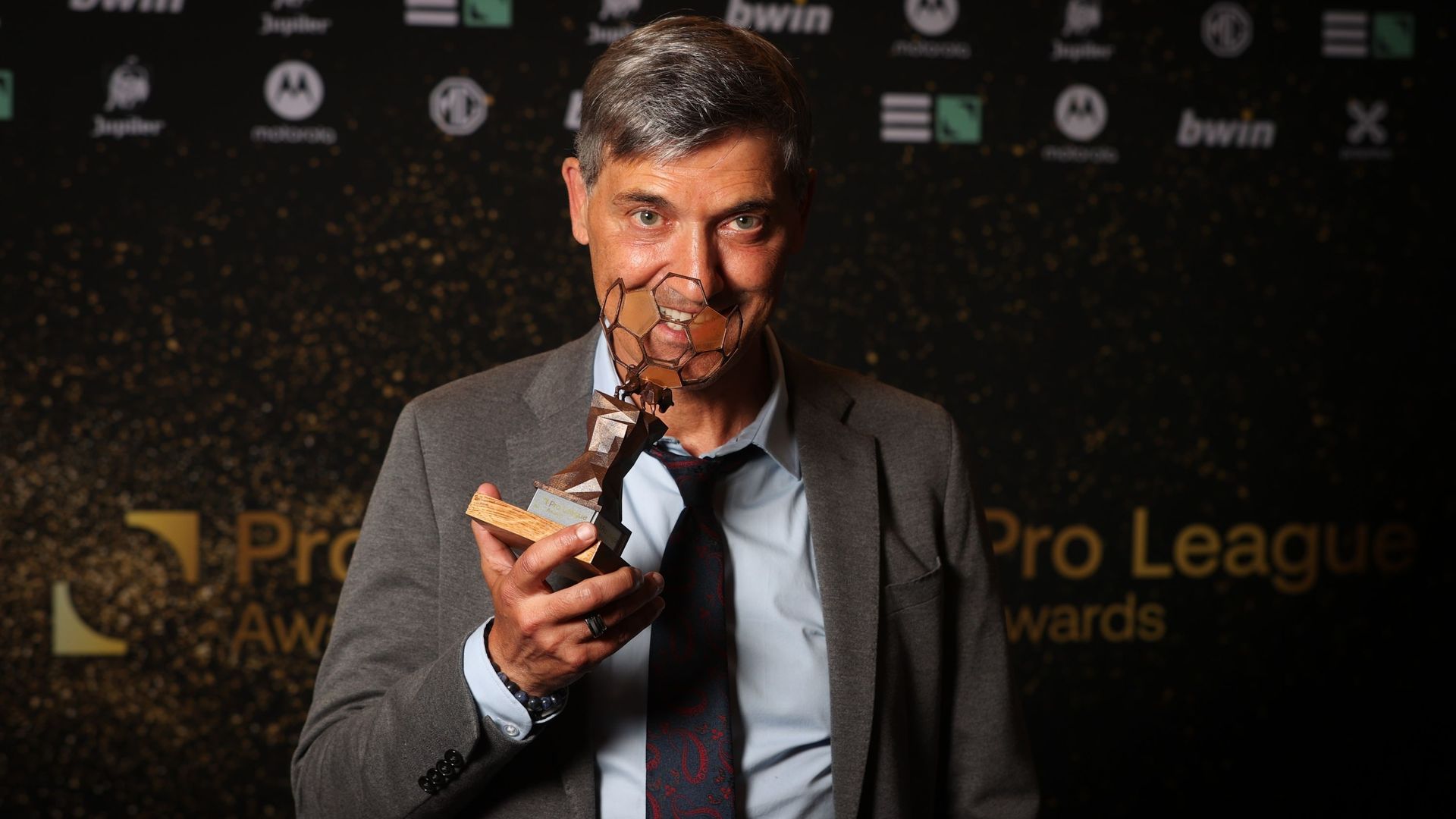 Felice Mazzu désigné Entraîneur de l'Année après la "plus belle saison" de sa carrière