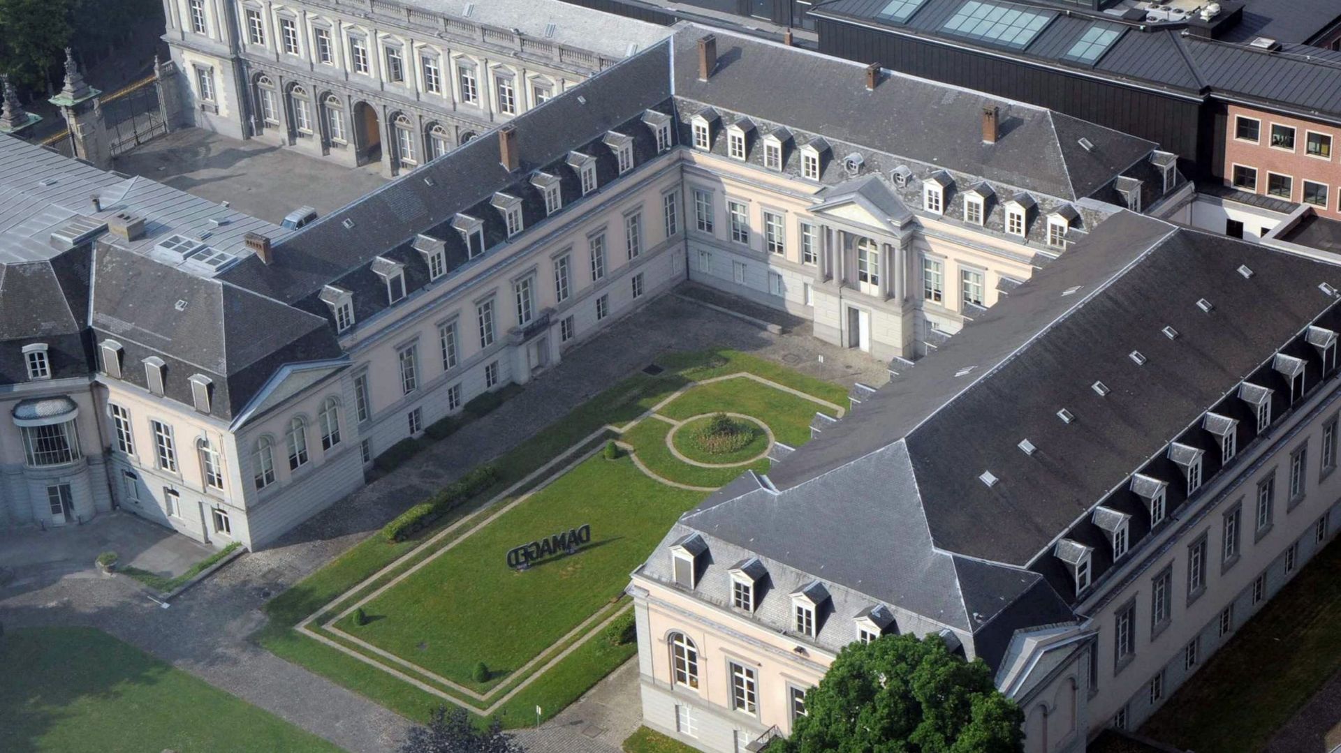 Vue aérienne du Palais d'Egmont en 2008