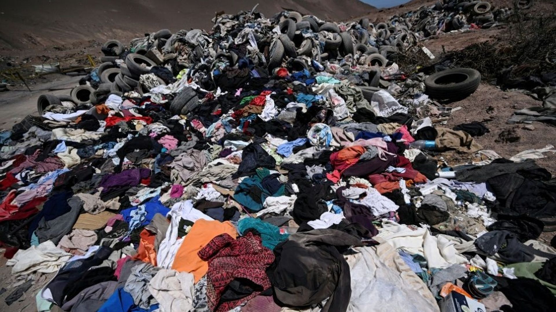 L'écosystème unique du désert d'Atacama menacé par les déchets du monde.