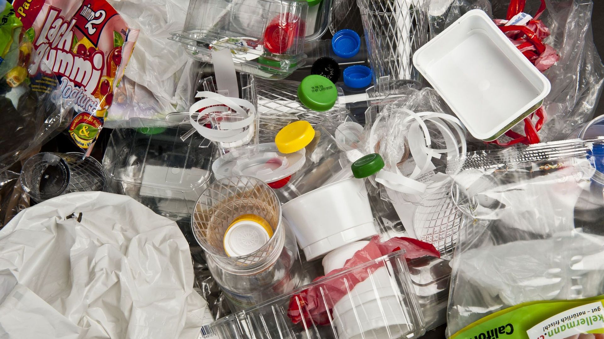 L’Europe doit réduire drastiquement sa production de plastiques