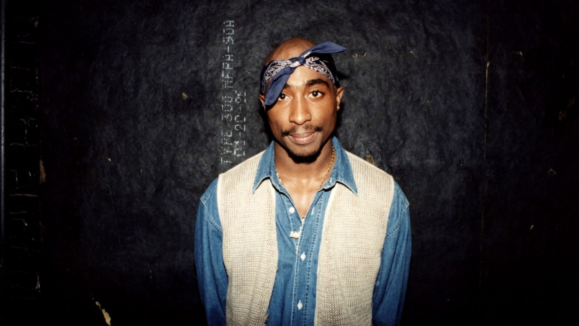 Photographie de Tupac Shakur qui recevra son étoile sur le Hollywood Walk of Fame, 26 ans après sa mort.