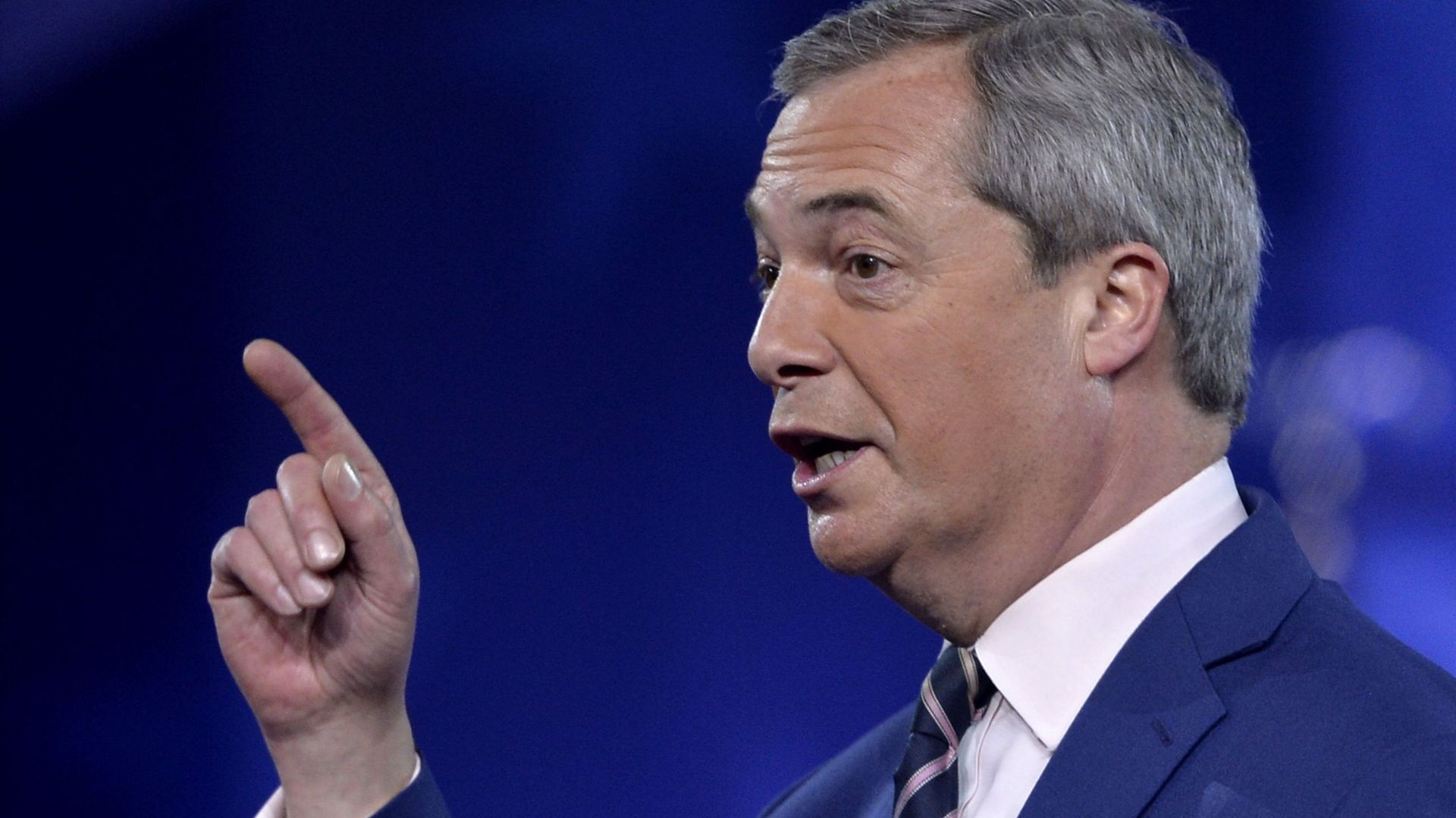 Évoquant les échéances électorales prochaines aux Pays-Bas, en France, en Allemagne et éventuellement en Italie, Nigel Farage a martelé que 2016 n'avait été que "le début d'une grande révolution globale. Elle atteindra le reste du monde occidental".