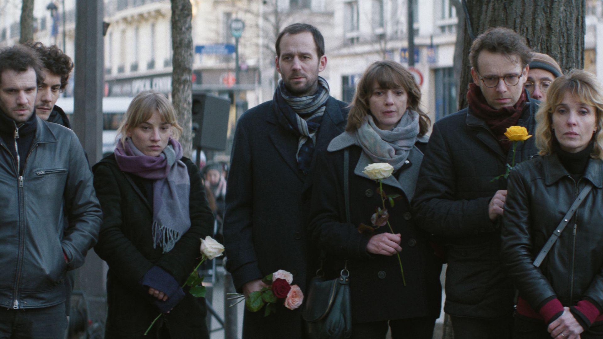 Comment renaître après le Bataclan : la série "Des vivants" raconte le retour à la vie de sept otages