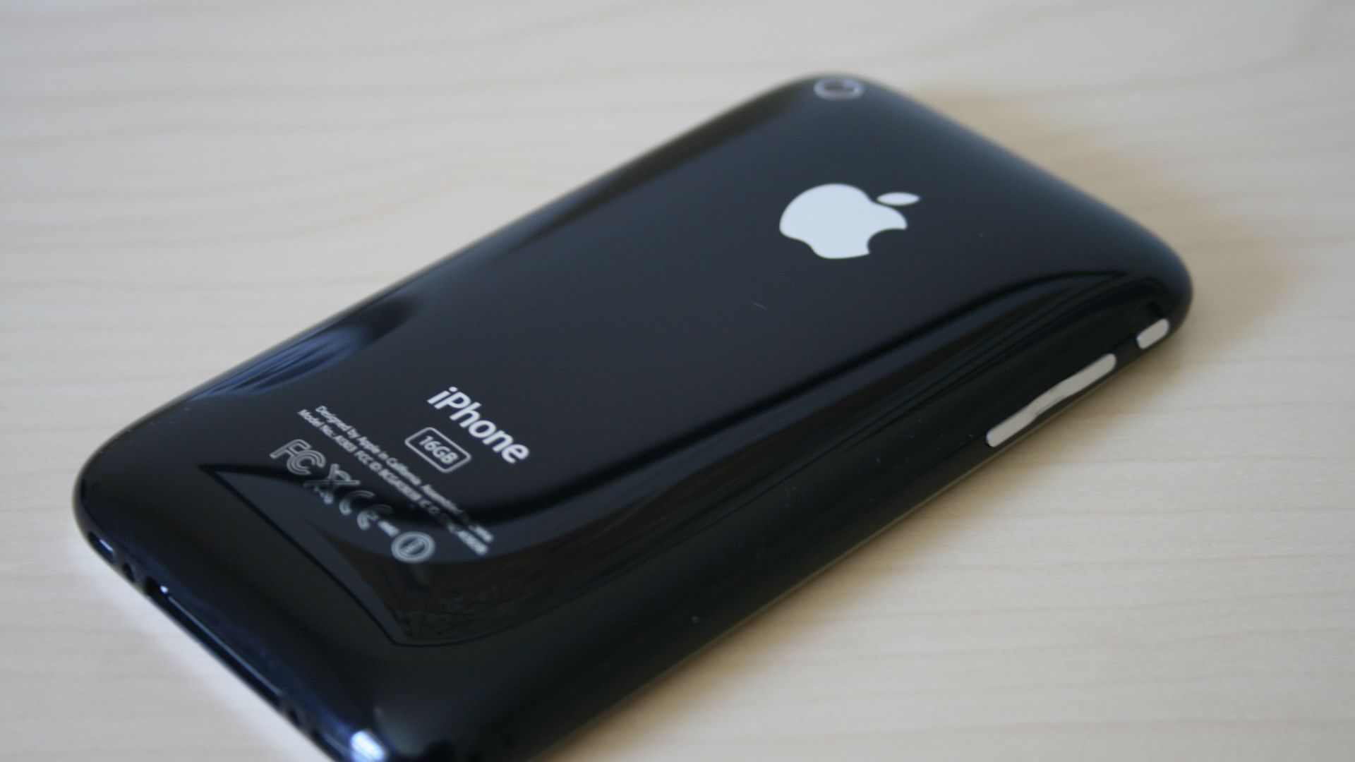 Après 8 ans de bons et loyaux services, l'iPhone 3GS est déclaré obsolète