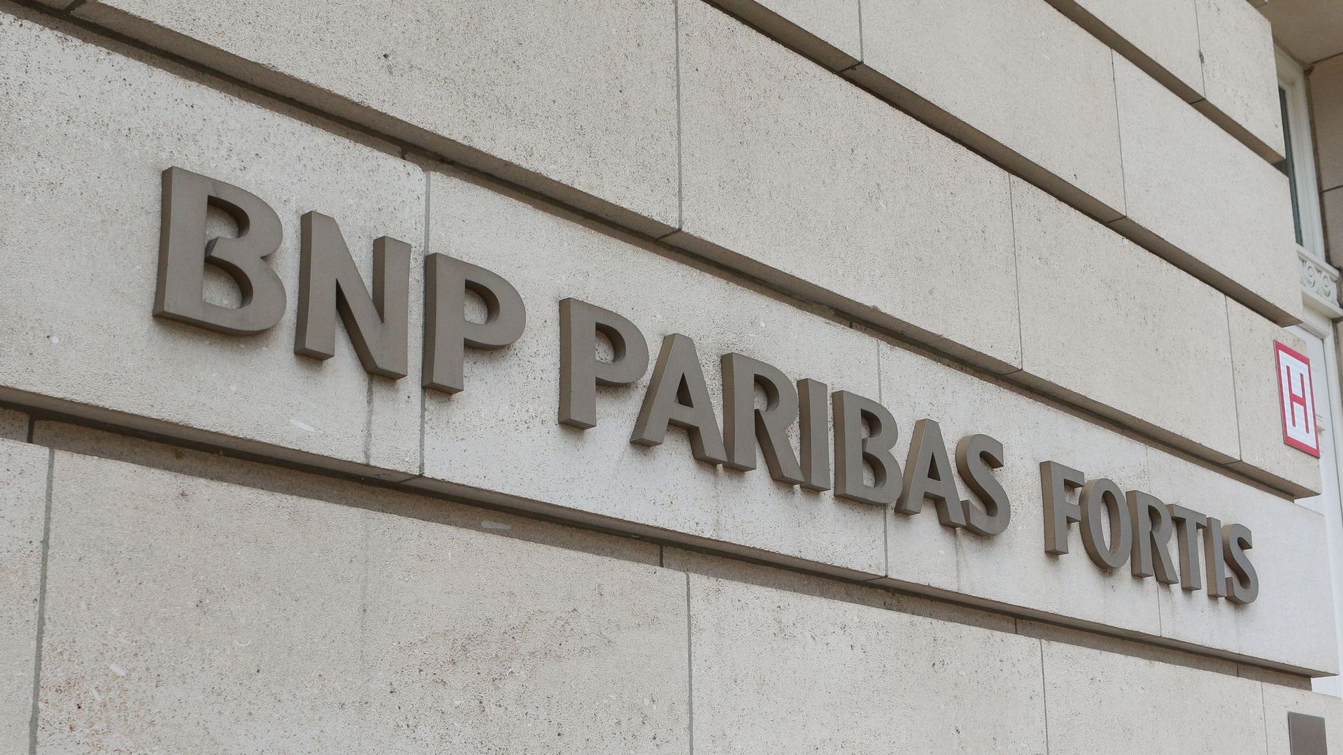 Le bénéfice de BNP Paribas Fortis sous les 2 milliards d'euros, recul aussi des revenus