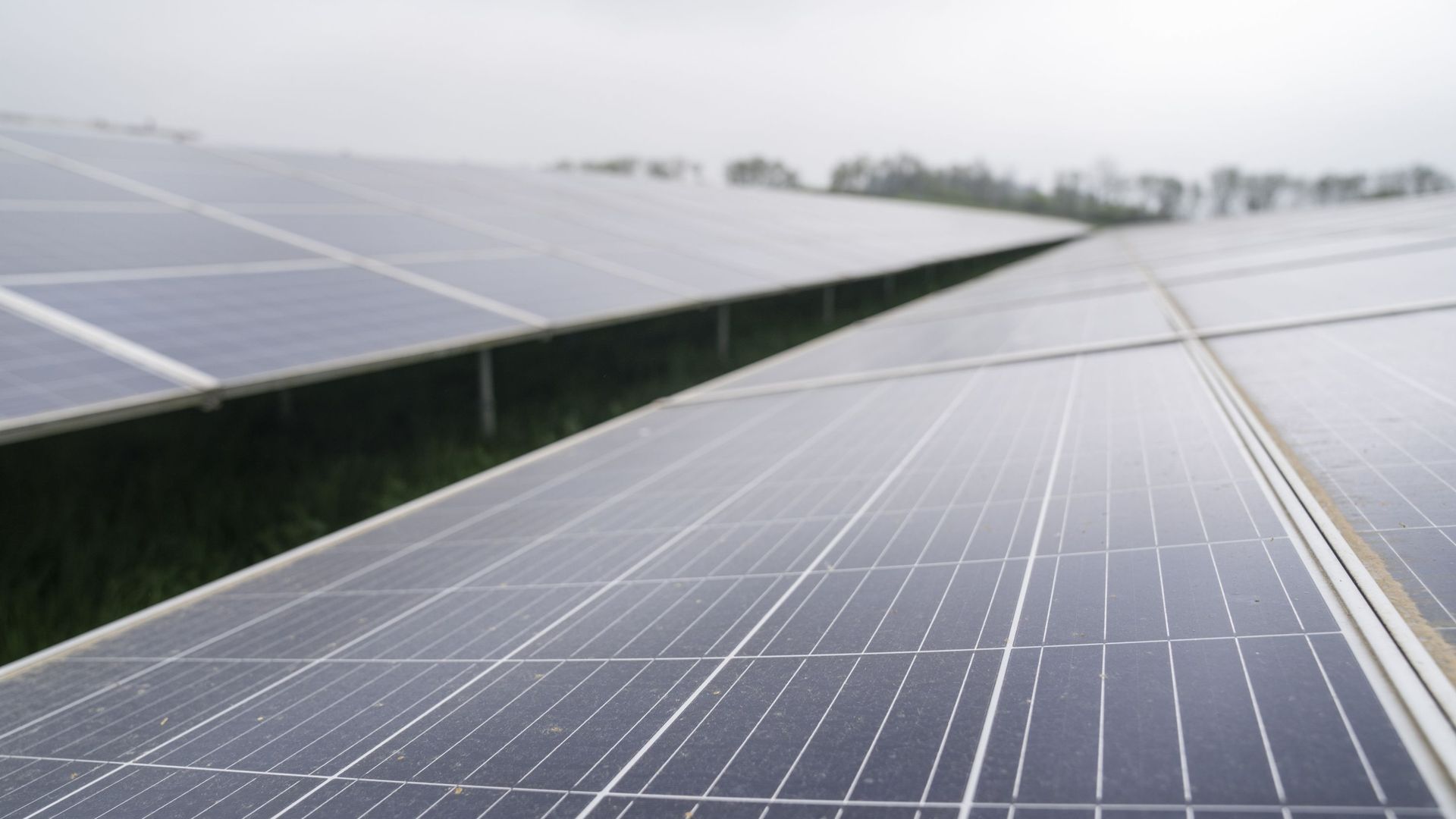 La pose de panneaux photovoltaïques fait partie des investissements communaux que la province du Brabant wallon peut soutenir financièrement.