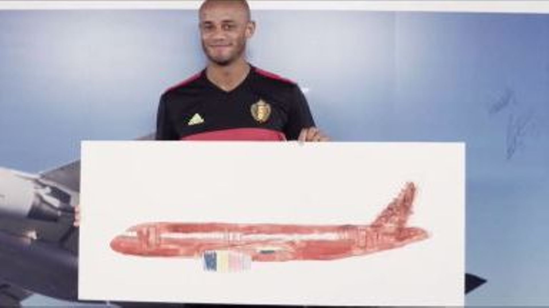 Avion Des Diables Rouges Les Diables Rouges ont dessiné leur avion pour l'Euro 2016