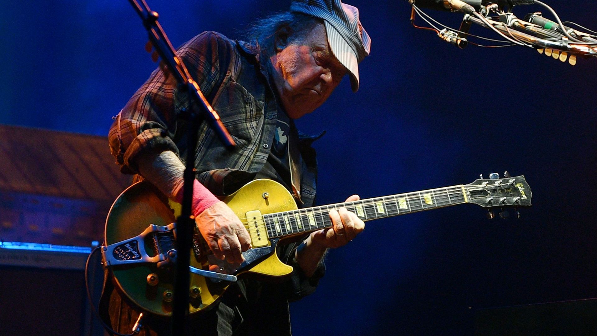 Neil Young sort officiellement un titre contestataire contre l'administration de Donald Trump