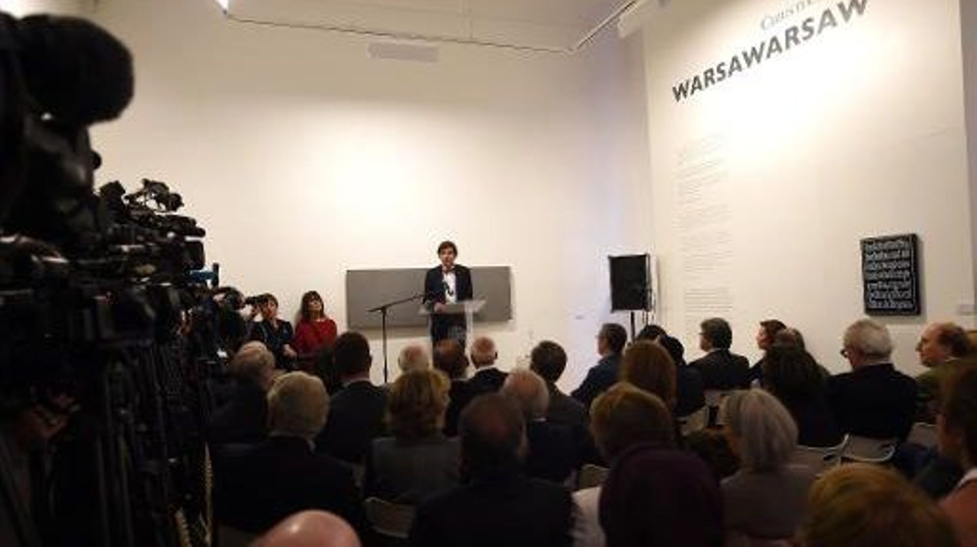 Le Premier ministre belge Elio Di Rupo s'adresse à l'assistance lors de la cérémonie de réouverture du musée juif de Bruxelles, le 14 septembre 2014