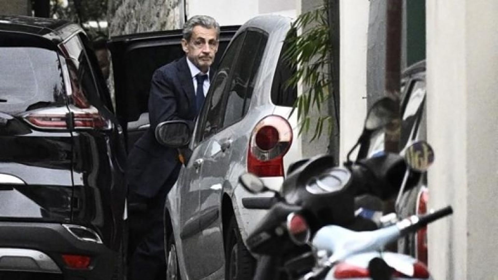 Emmanuel Macron a reçu Nicolas Sarkozy quelques jours avant son incarcération