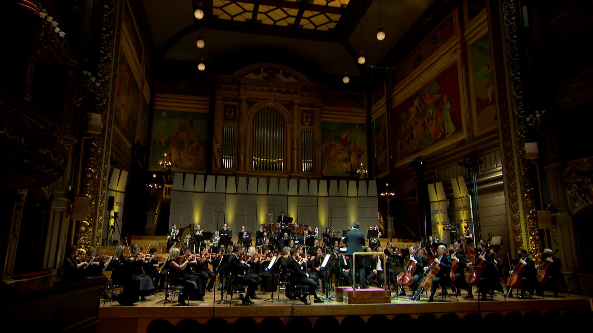L’Orchestre Philharmonique Royal de Liège interprète la Symphonie en ré mineur de César Franck pour lui rendre hommage.