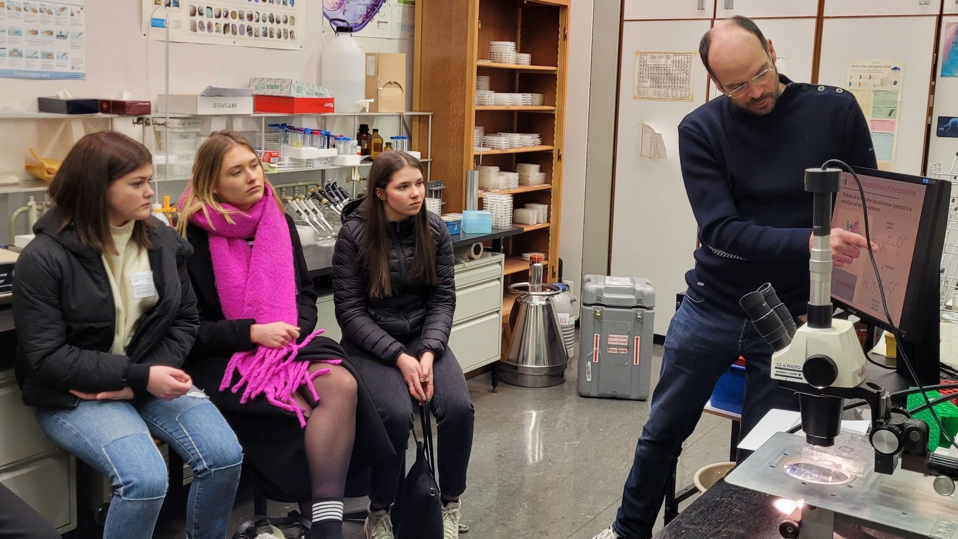 Atelier "De la bactérie "usine à protéine" à la protéine utile à l’usine et la santé" proposé en biochimie/biologie/bioinformatique 