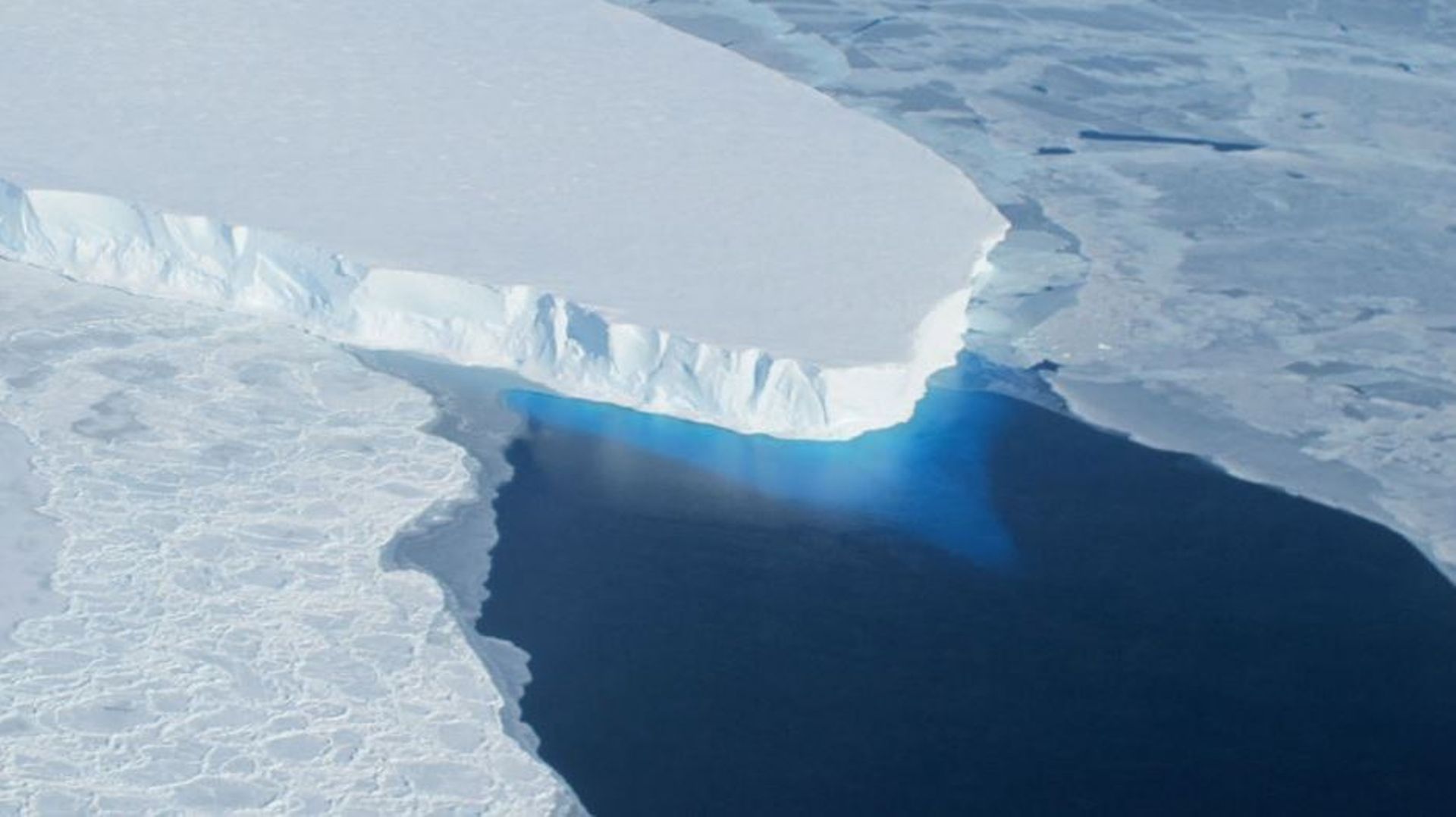 La fonte d'un glacier grand comme la Floride inquiète les scientifiques