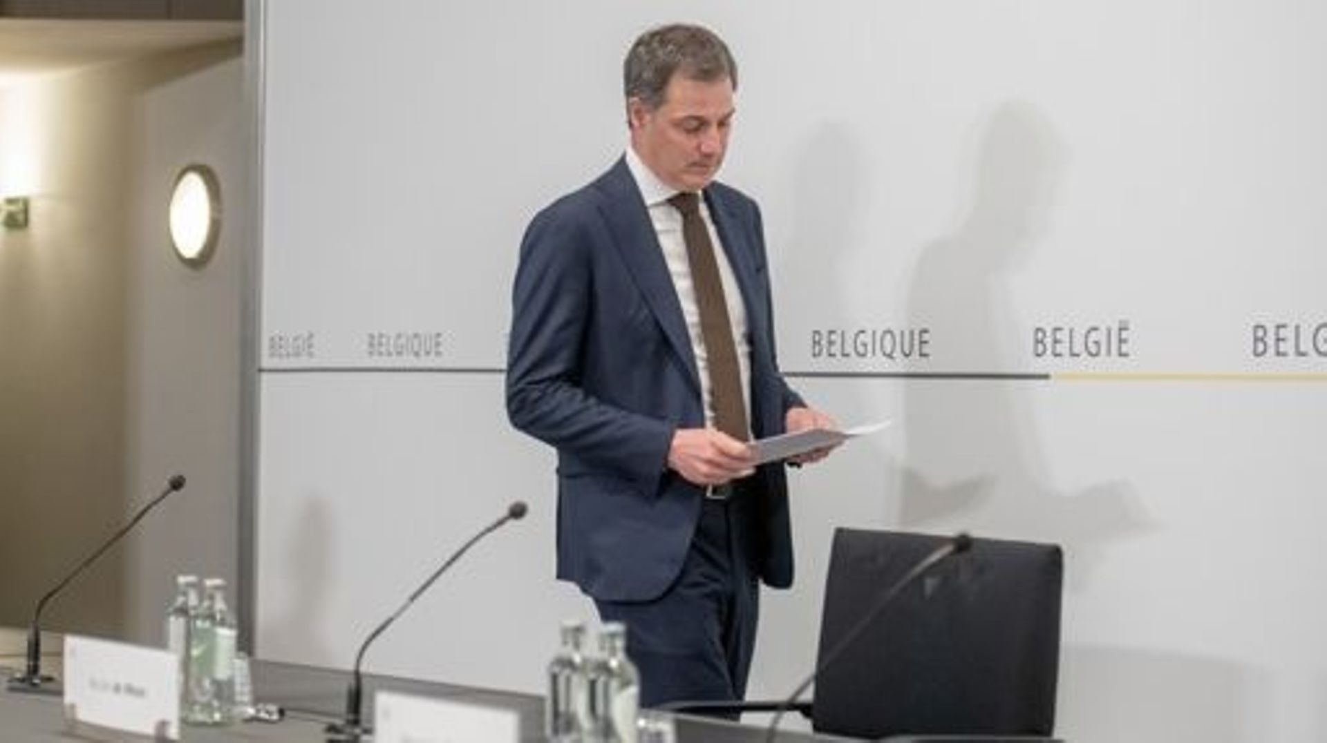 Prime Minister Alexander De Croo pictured during a press conference on the asylum issues after the agreement reached by the government in Brussels, Thursday 09 March 2023. BELGA PHOTO JONAS ROOSENS