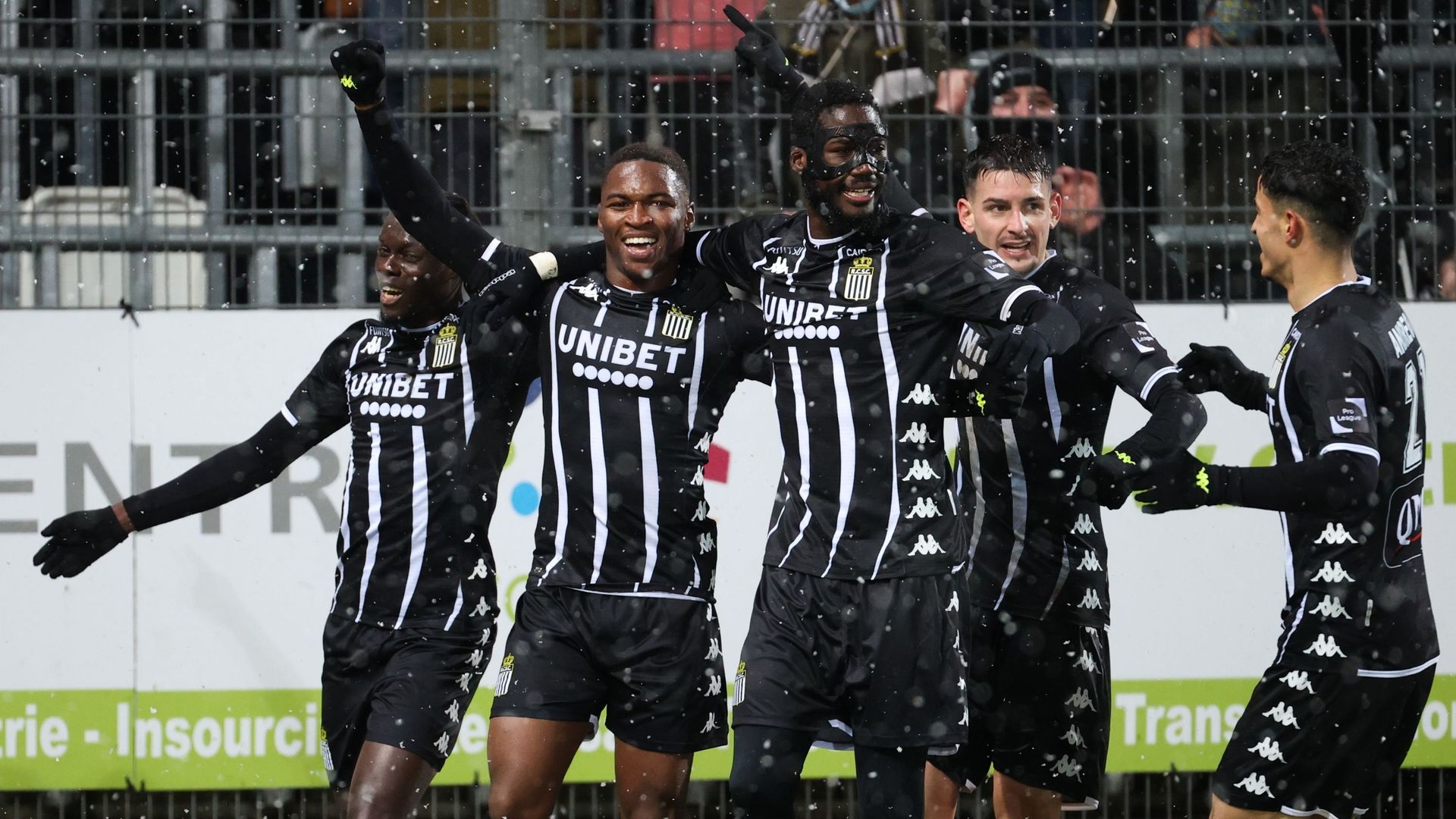 Le Sporting de Charleroi s’est imposé 1-0, ce vendredi soir face à Ostende, dans le cadre de la 17e journée de Pro League. Loic Bessile a marqué l'unique but de la soirée. 