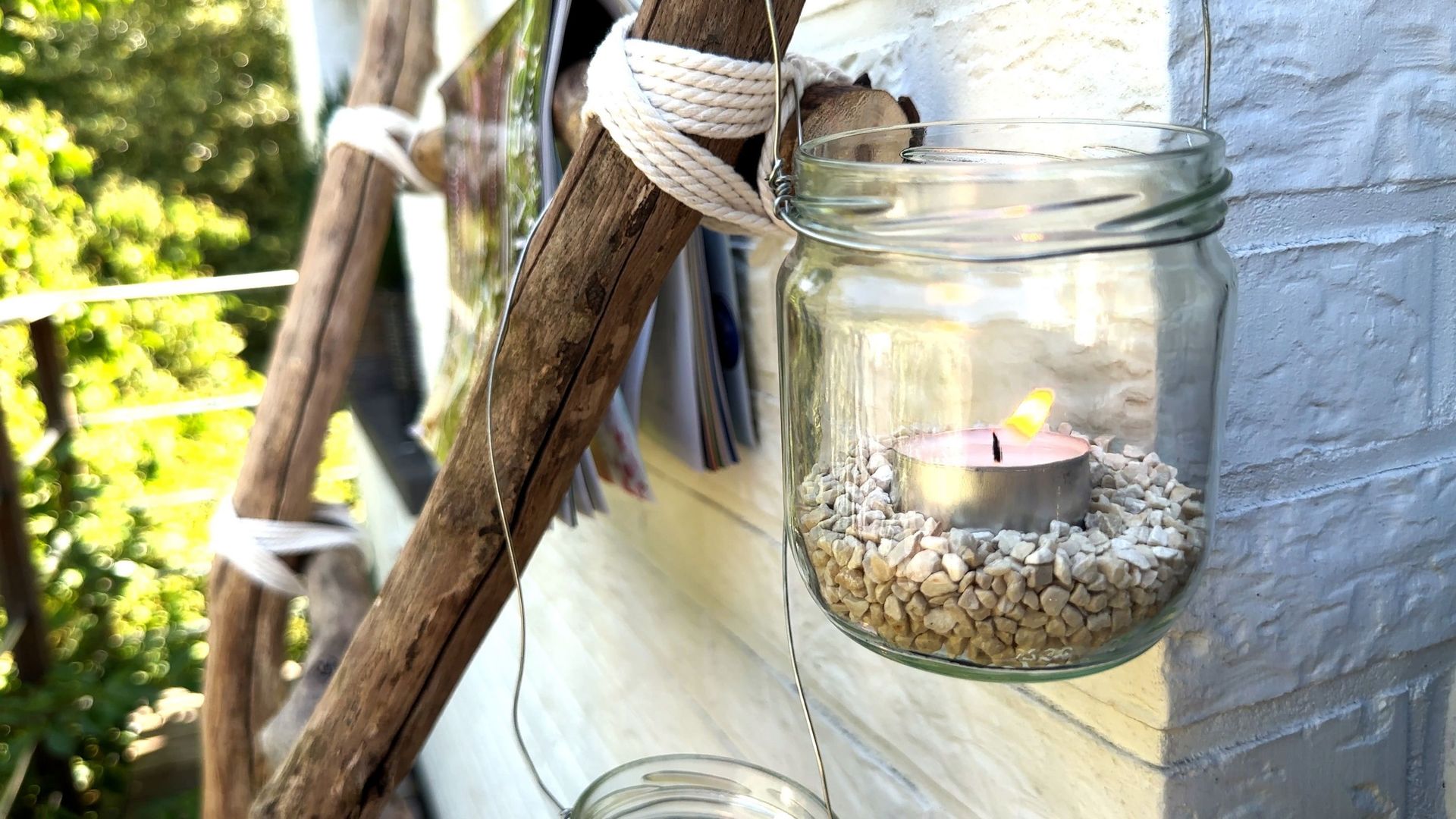 Comment fabriquer une échelle décorative en bois ? - RTBF Actus