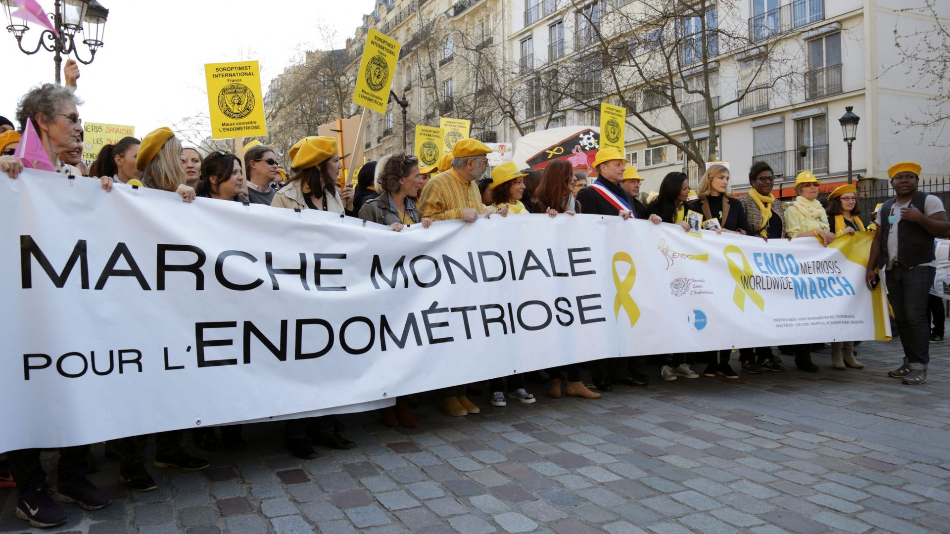 Quatrième édition de la marche mondiale contre l’endométriose, le 25 mars 2017 à Paris.