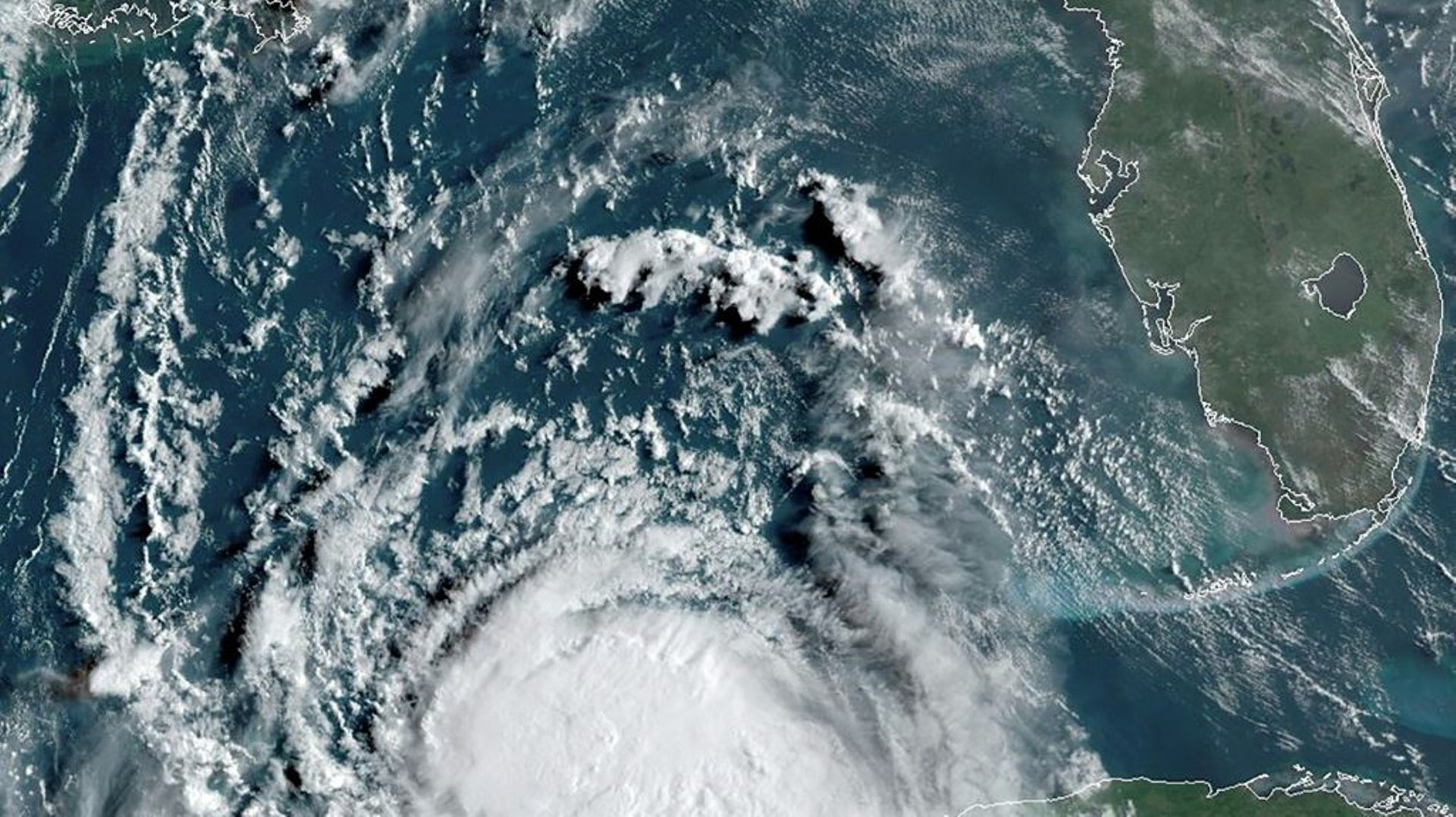 Photo satellite de l'ouragan Laura dans le Golfe du Mexique le 25 août 2020

