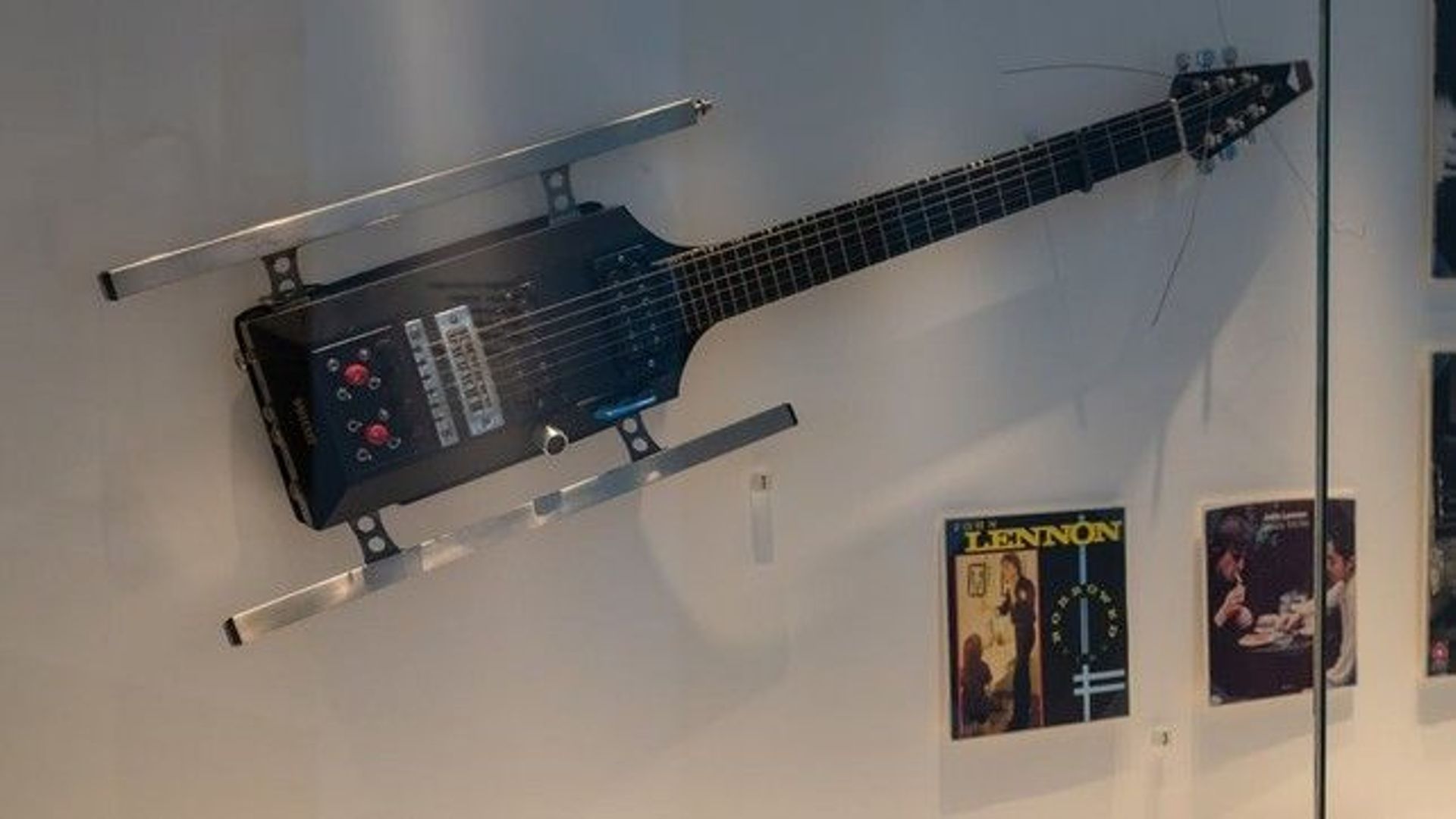 John Lennon et la guitare très spéciale utilisée pour les sessions de Double Fantasy , épisode 1