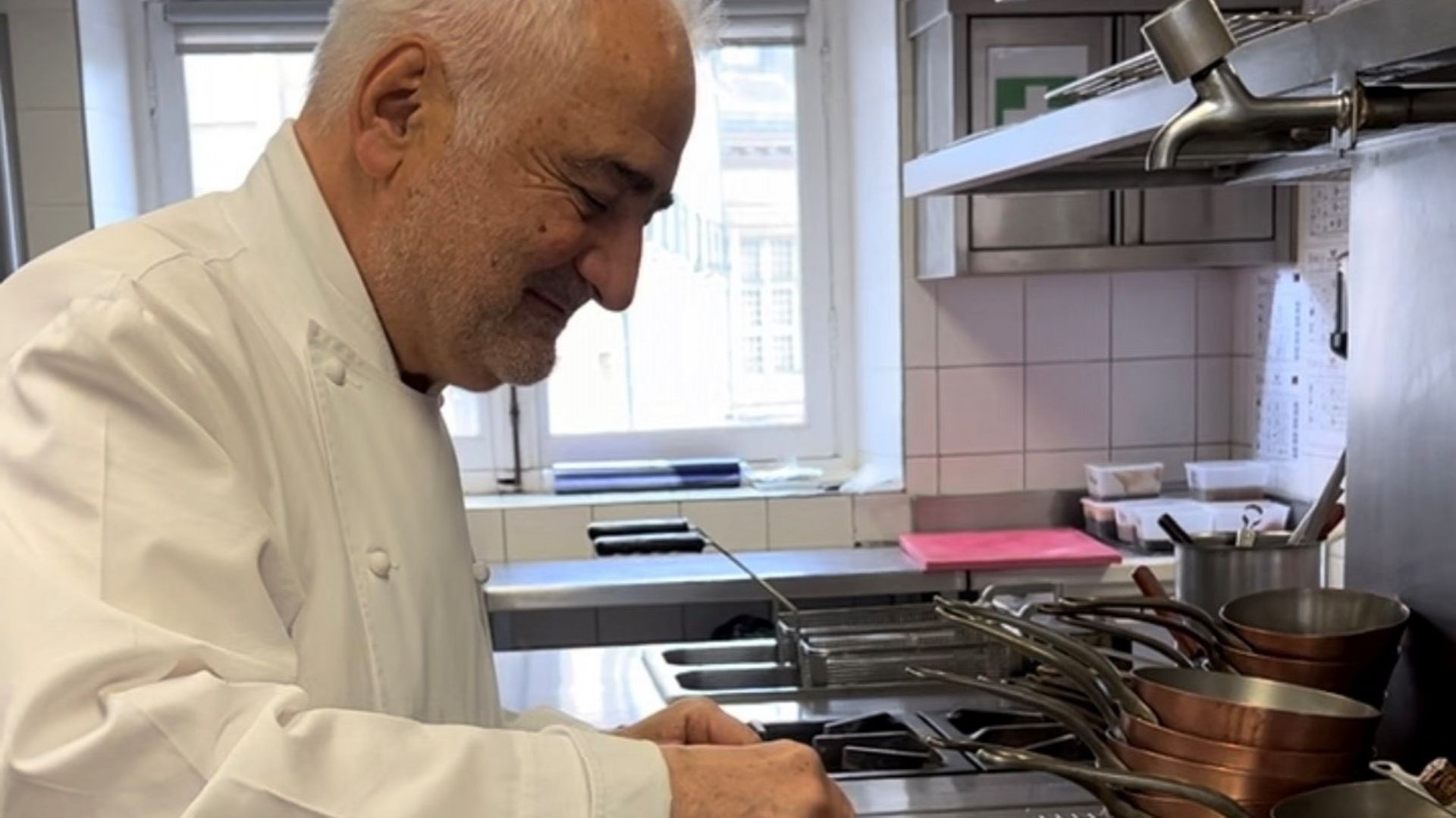 Guy Savoy élu pour la huitième fois meilleur cuisinier du monde - RTBF