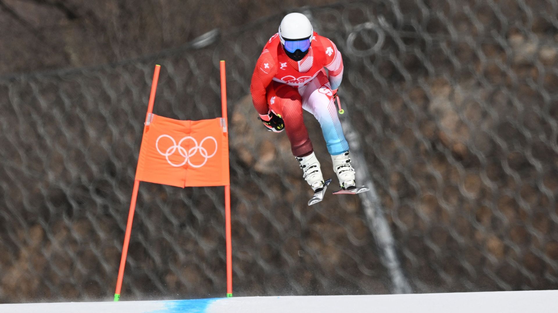 Le Suisse Beat Feuz, bien couvert lors de la descente masculine
