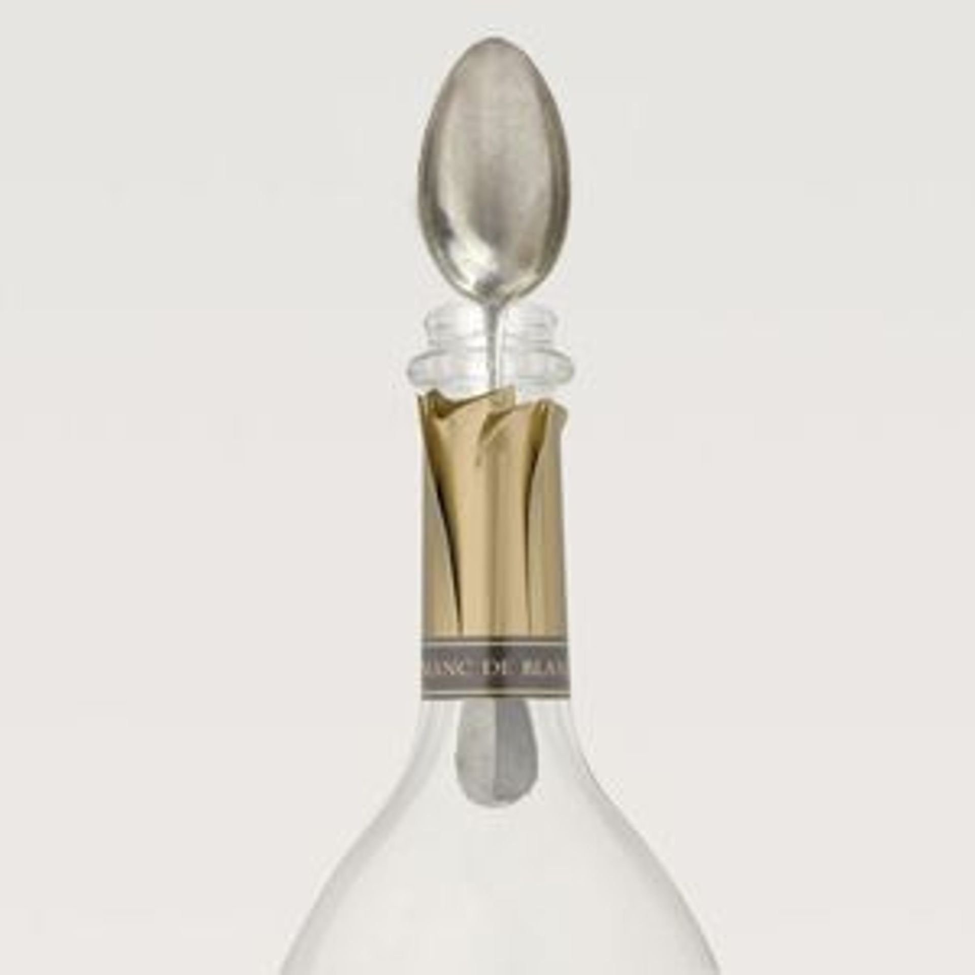 Une petite cuillère dans la bouteille de champagne pour conserver son  pétillant, est-ce que ça marche? 
