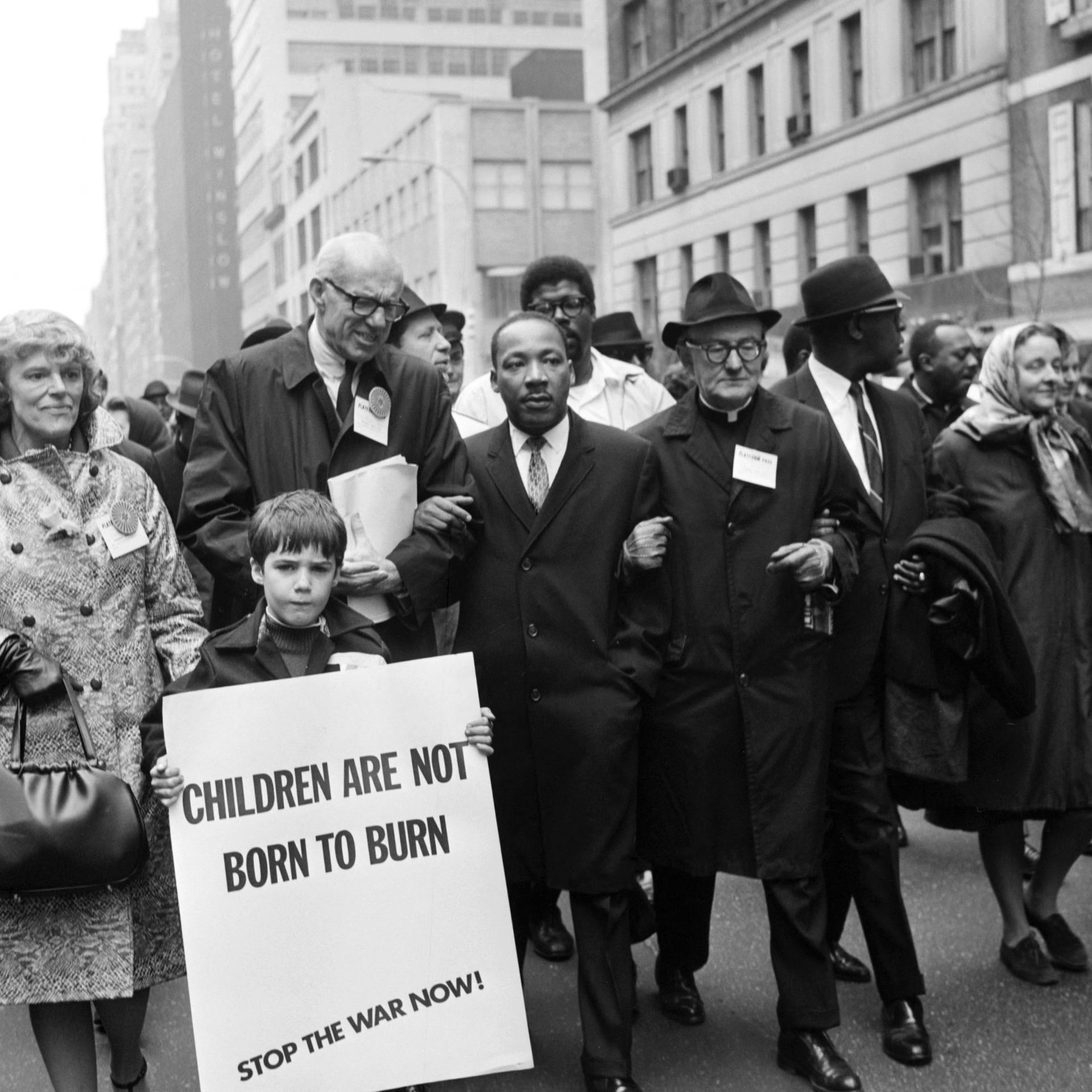 Martin Luther King lors de la manifestation contre la guerre au Vietnam, New York, 16 mars 1967.