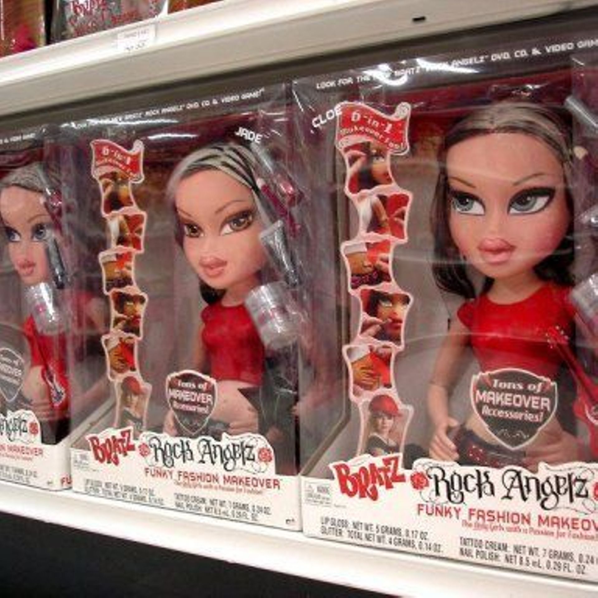 Barbie garde sa tête : Mattel réussit à protéger le dessin de la tête de sa  poupée dans l'UE